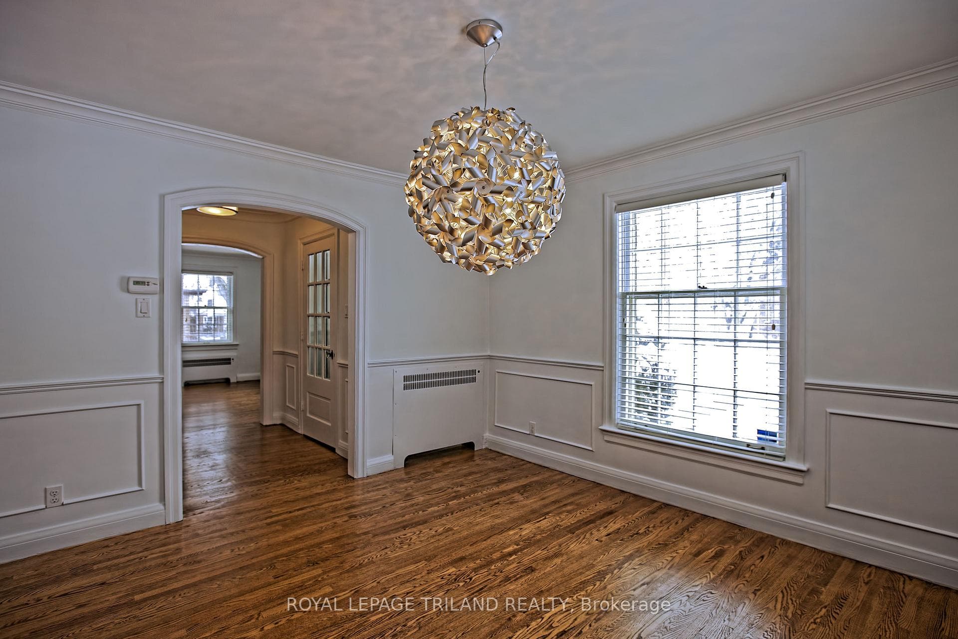 115 WINDSOR Crescent photo 11