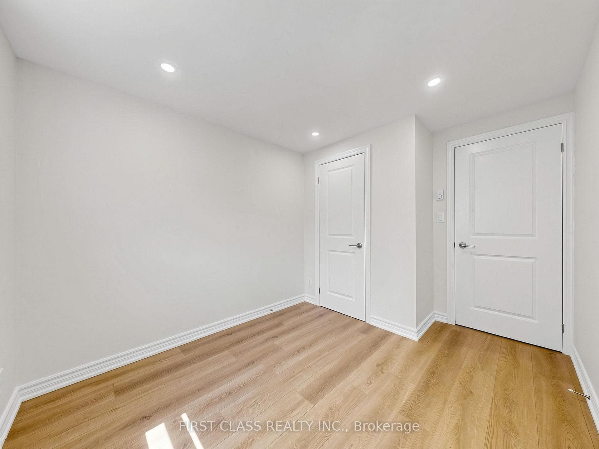 850 Huntingwood Drive Unit 38 photo 22