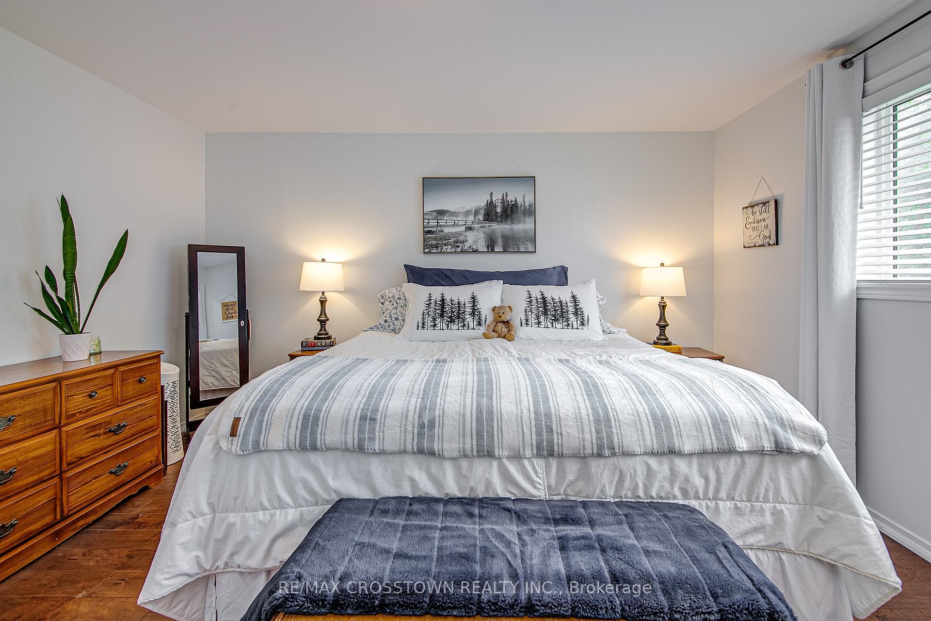 675 James Street photo 16