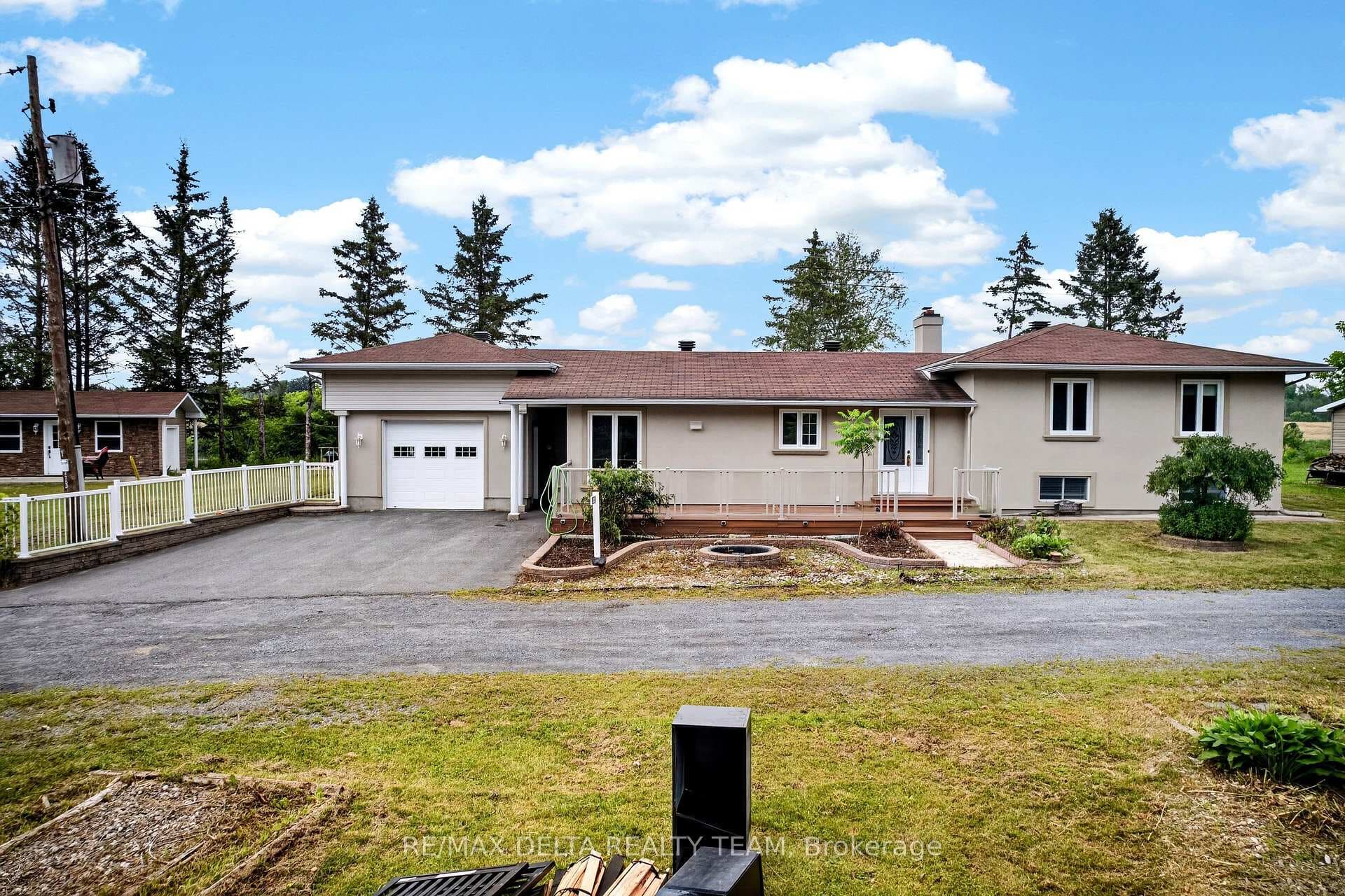 1821 Ch Bercier Road photo 7