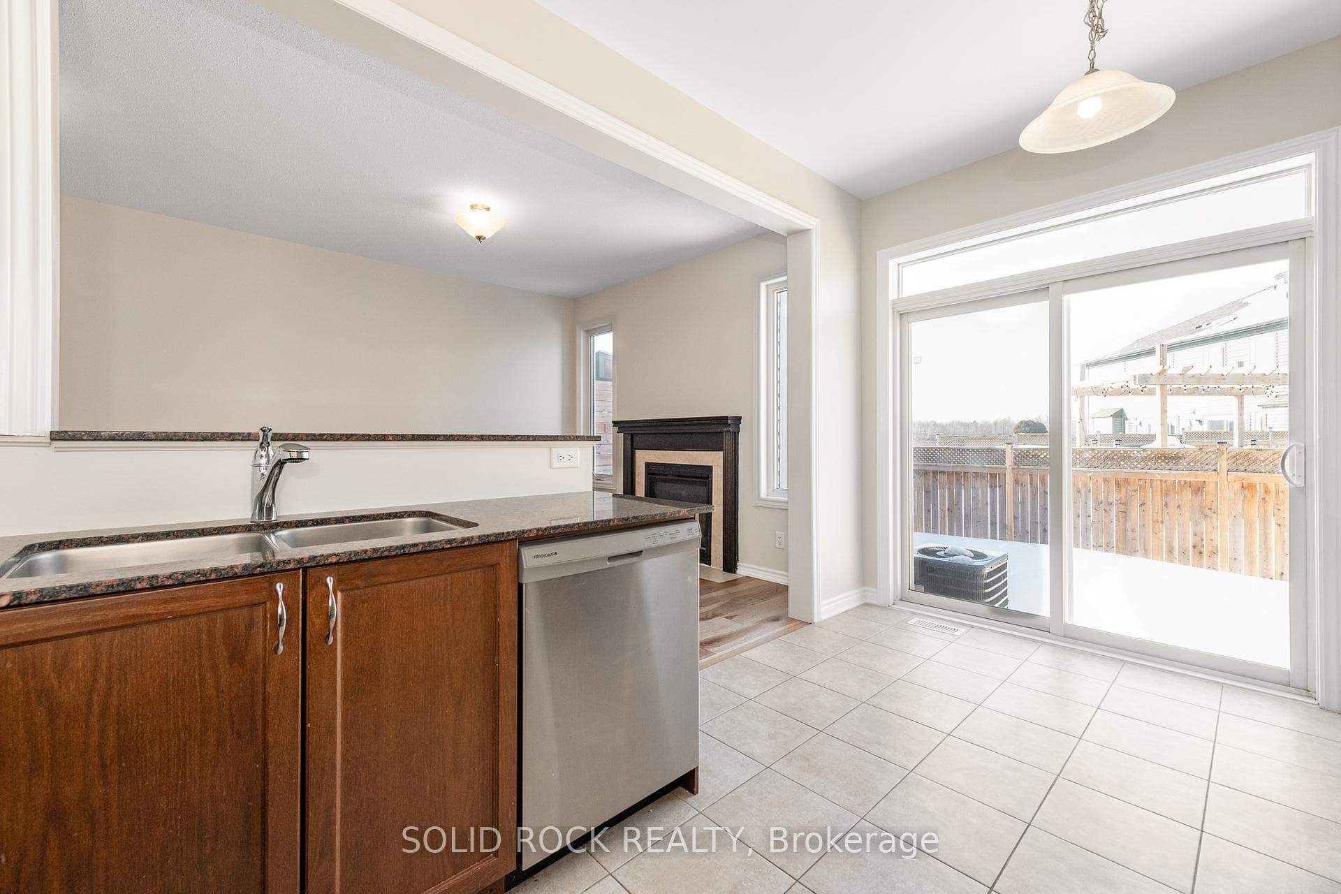 637 Monardia Way photo 16
