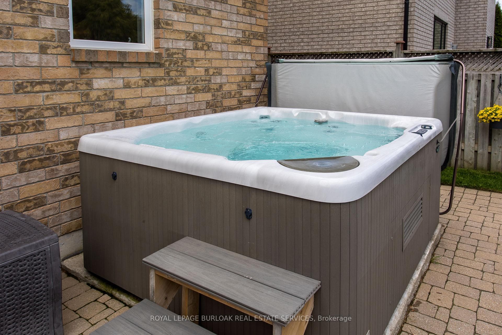 2129 Dalecroft Crescent photo 10