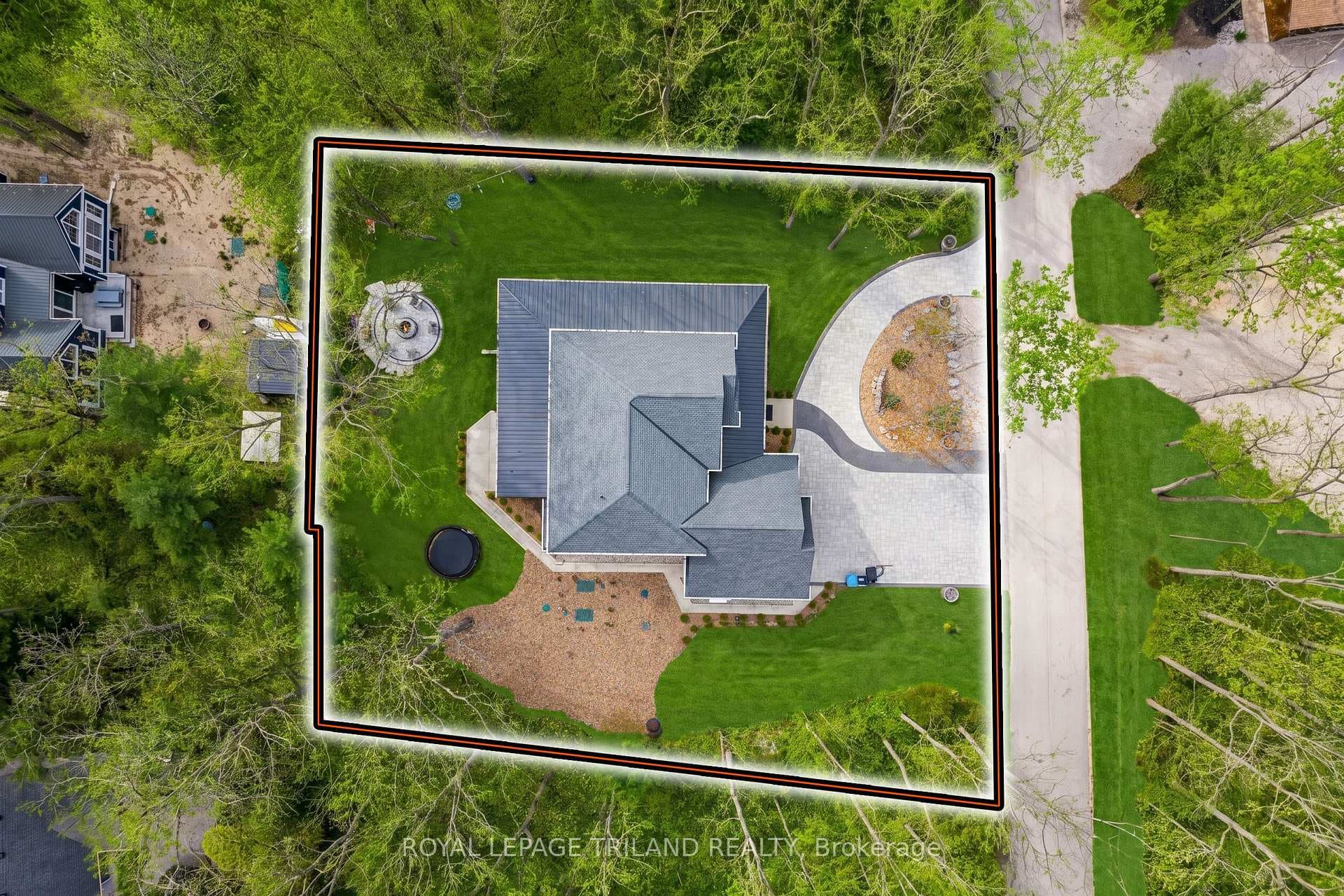 Your 1/2 acre of Beach O' Pines paradise