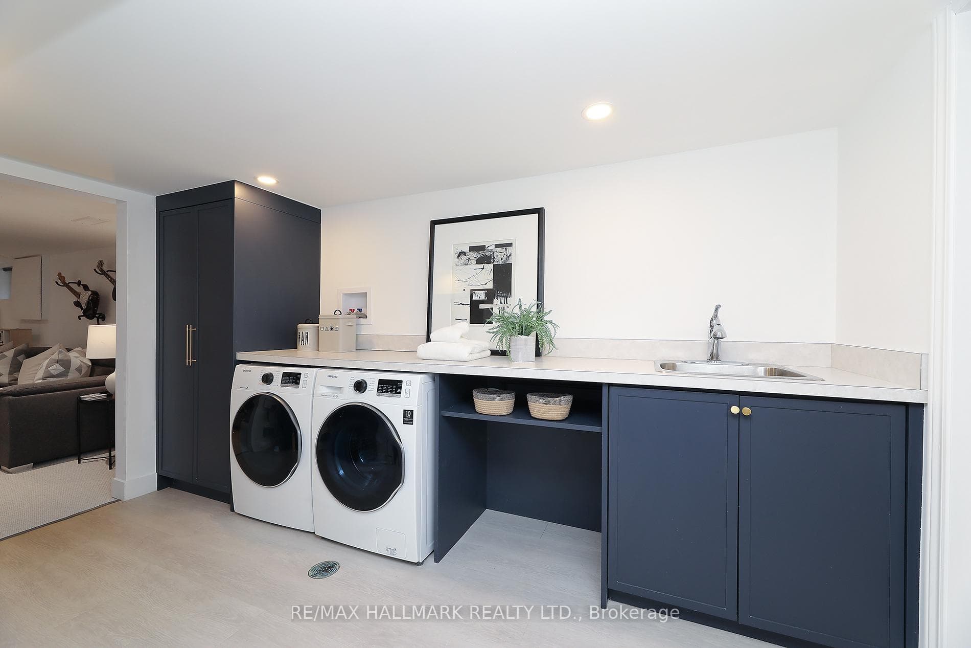 339 Scarborough Road photo 43