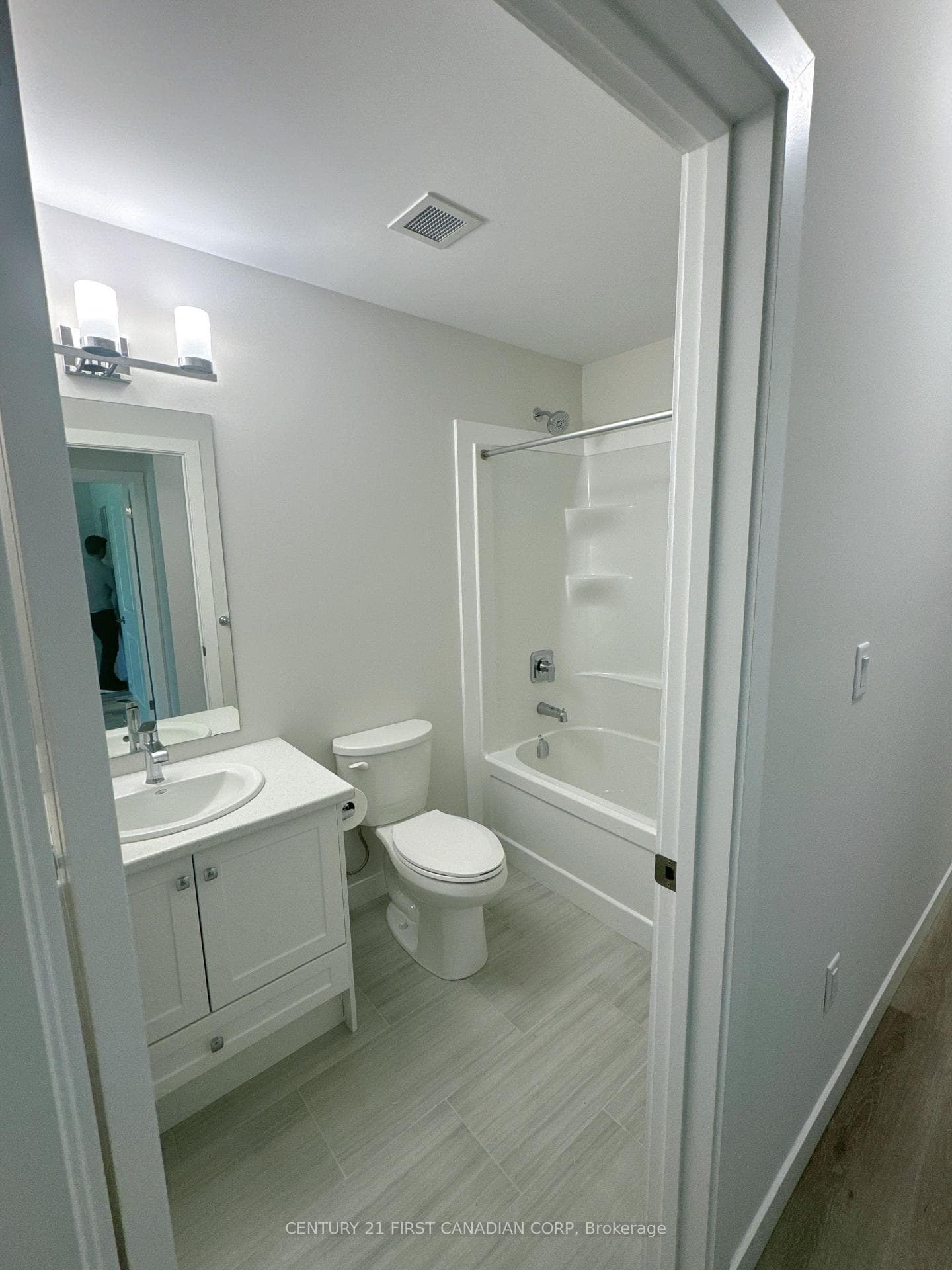 100 The Promenade Unit 117 photo 7