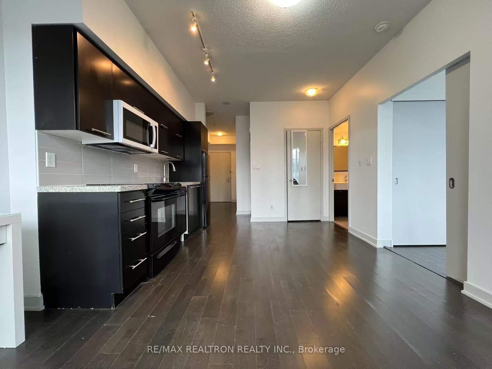 126 Simcoe Street Unit 2901 photo 8