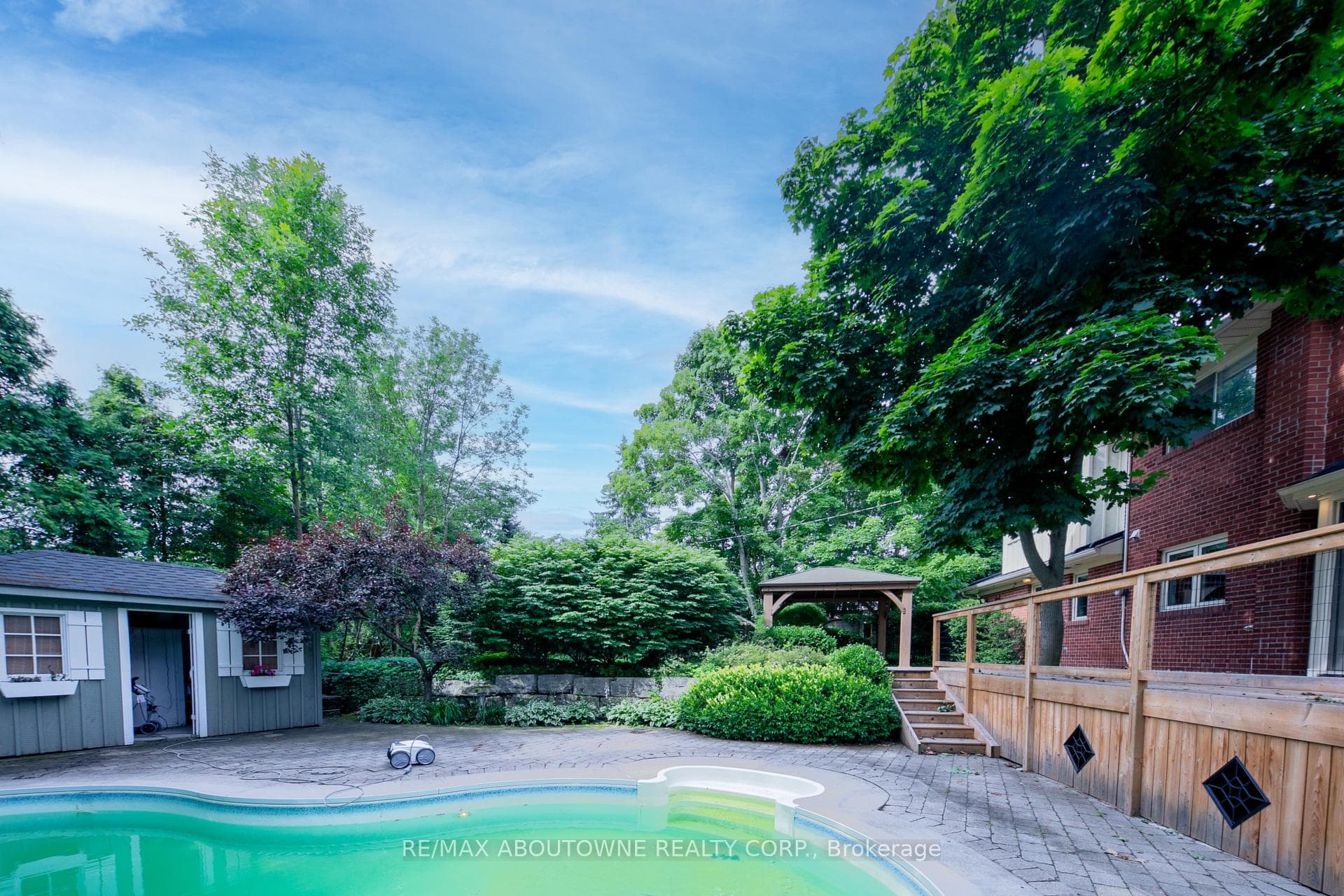 1290 Braeside Drive photo 42