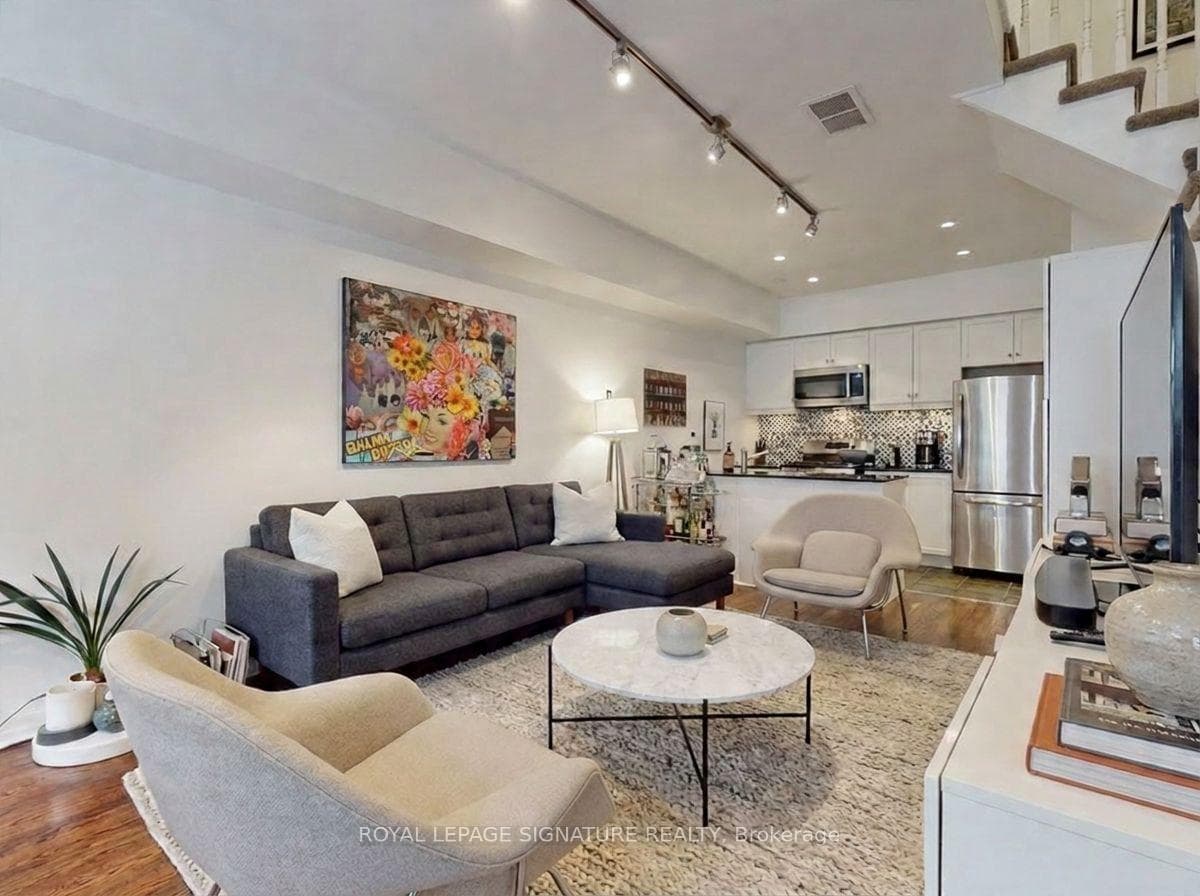 6 Wellesley Place Unit 42 photo 1