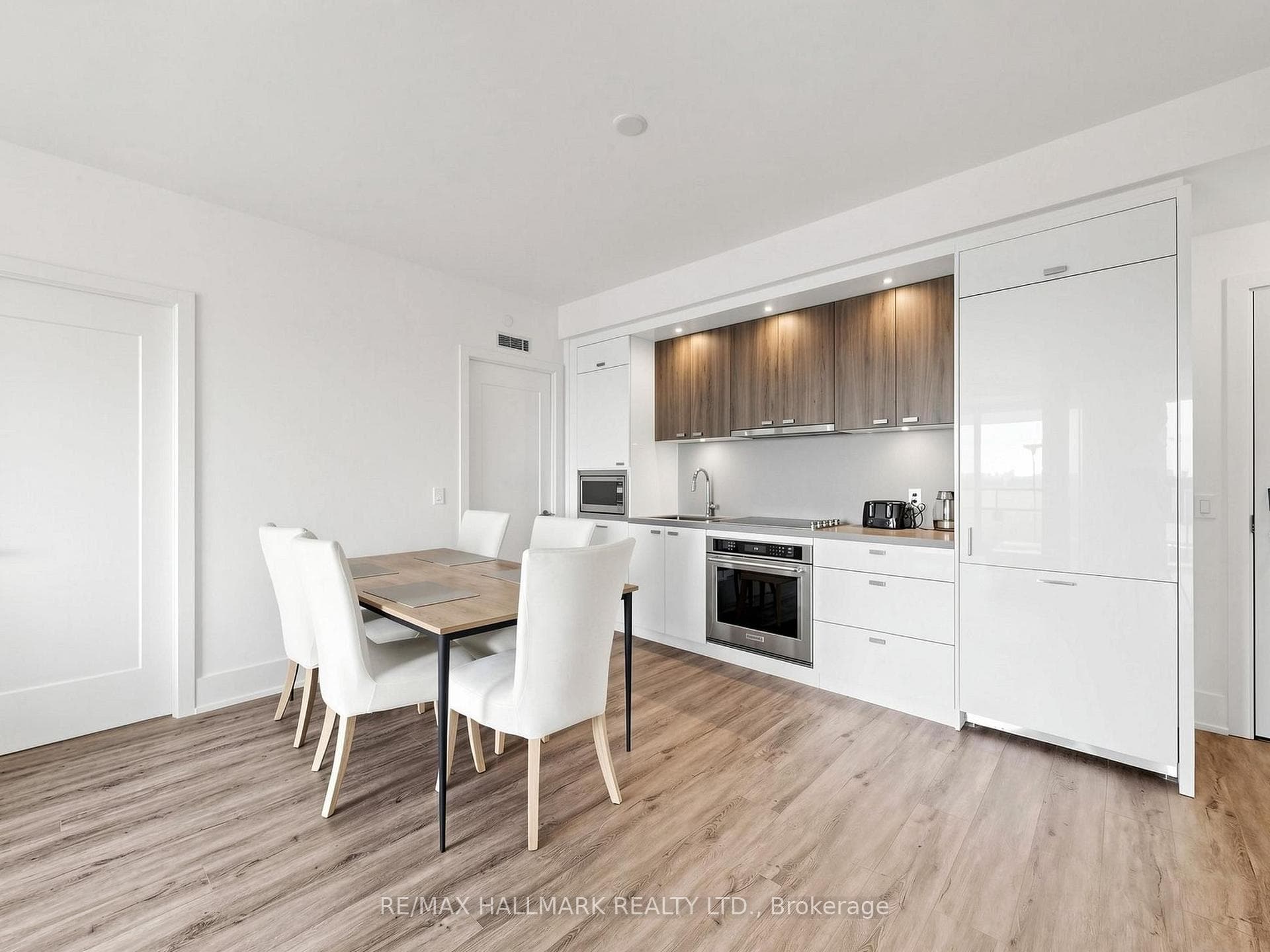 115 Denison Avenue Unit 1210 photo 10