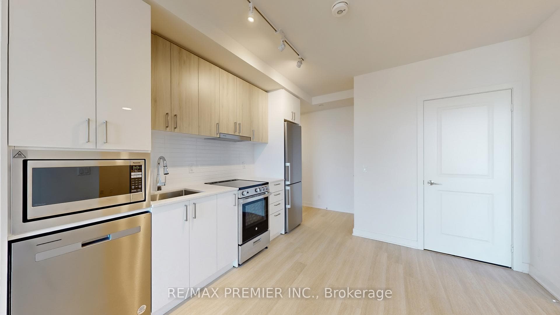 30 Upper Mall Way Unit 1206 photo 11
