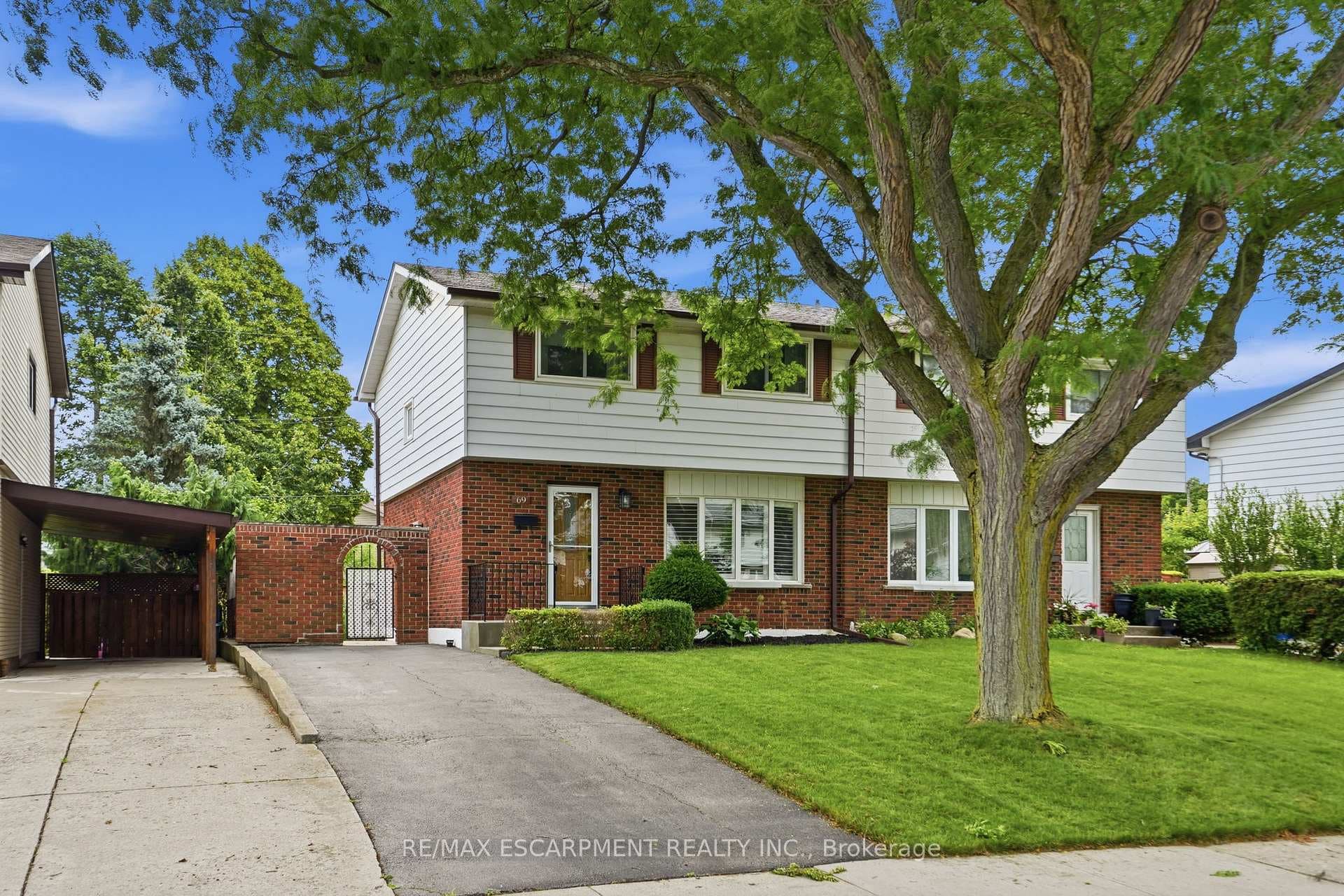 69 Fairway Drive photo 2