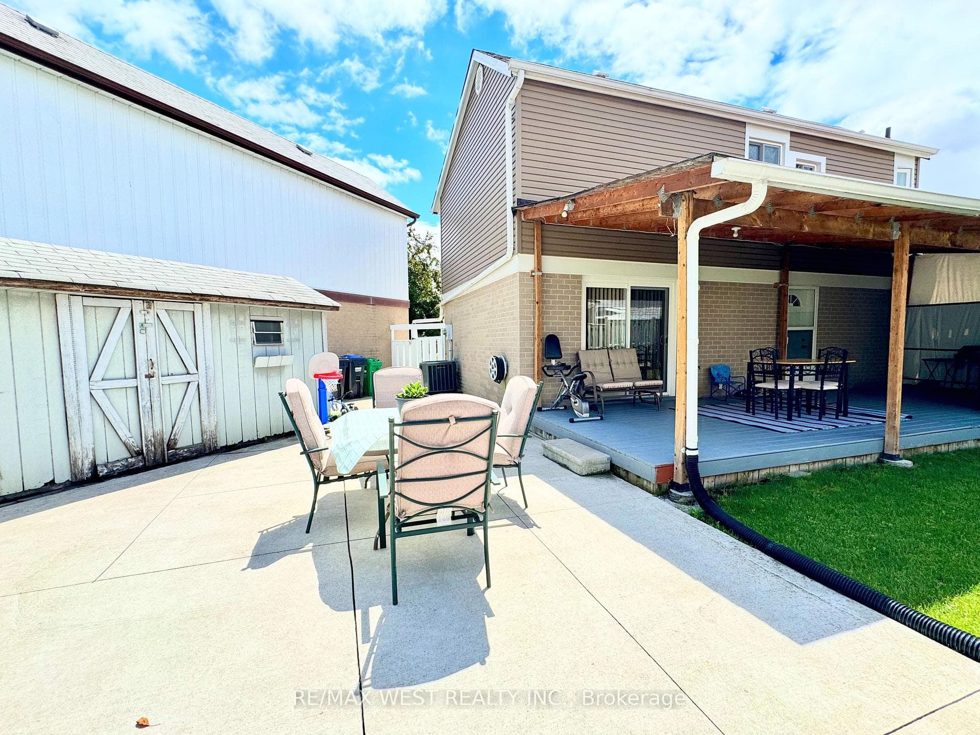10 Hardcastle Court photo 30
