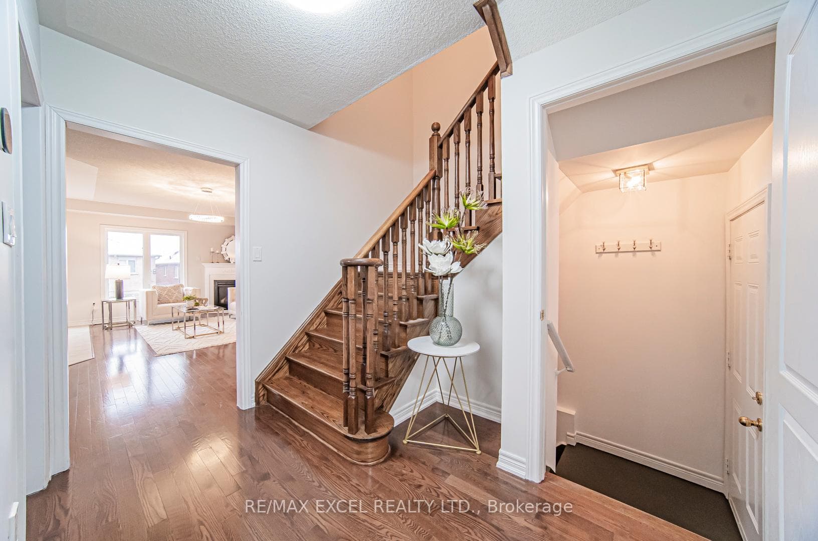 155 Sir Sanford Fleming Way photo 6