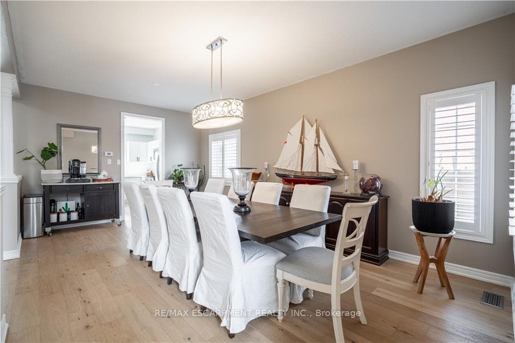 39 Pebble Valley Avenue photo 5