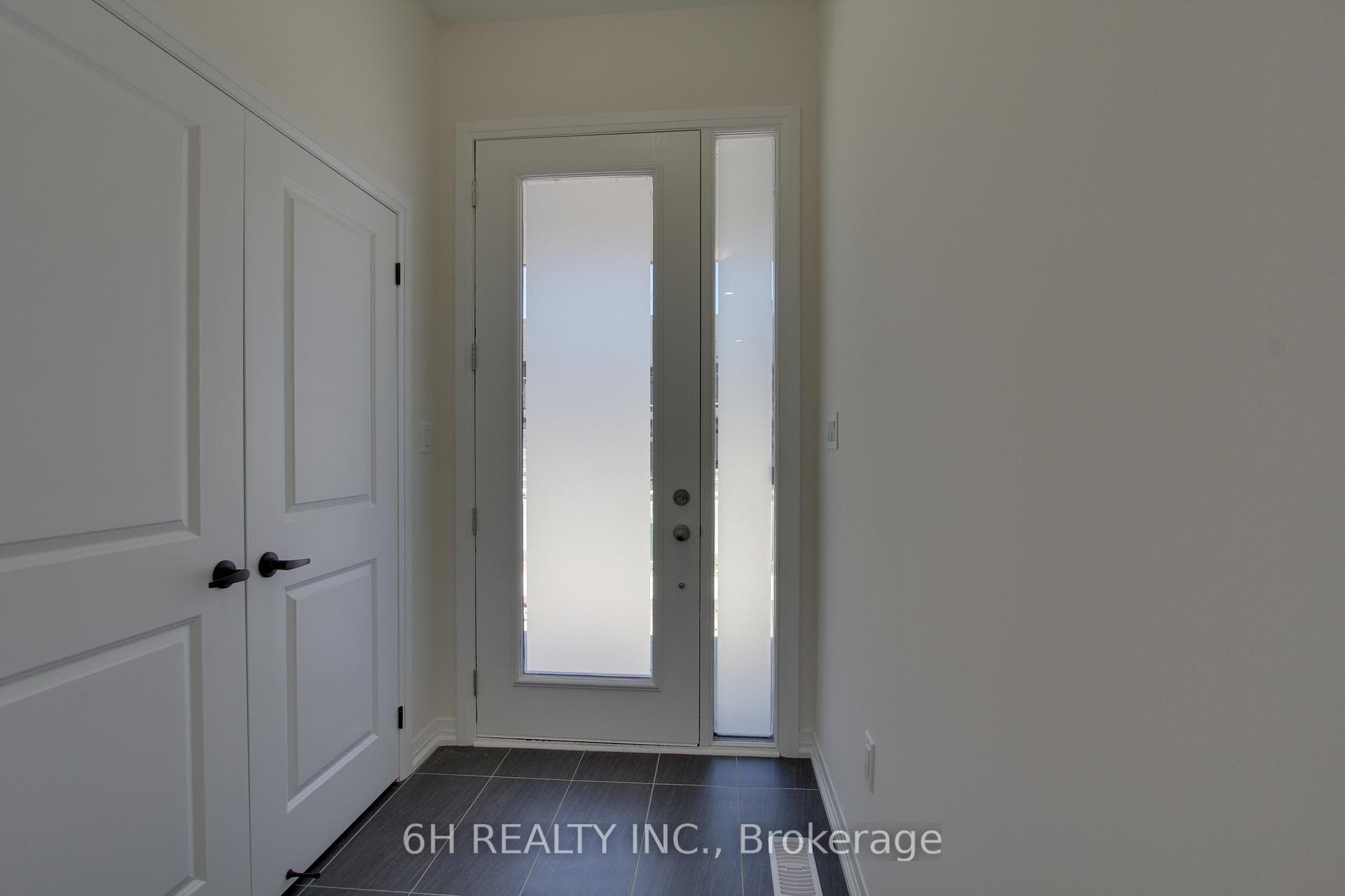 2612 Hibiscus Drive photo 3
