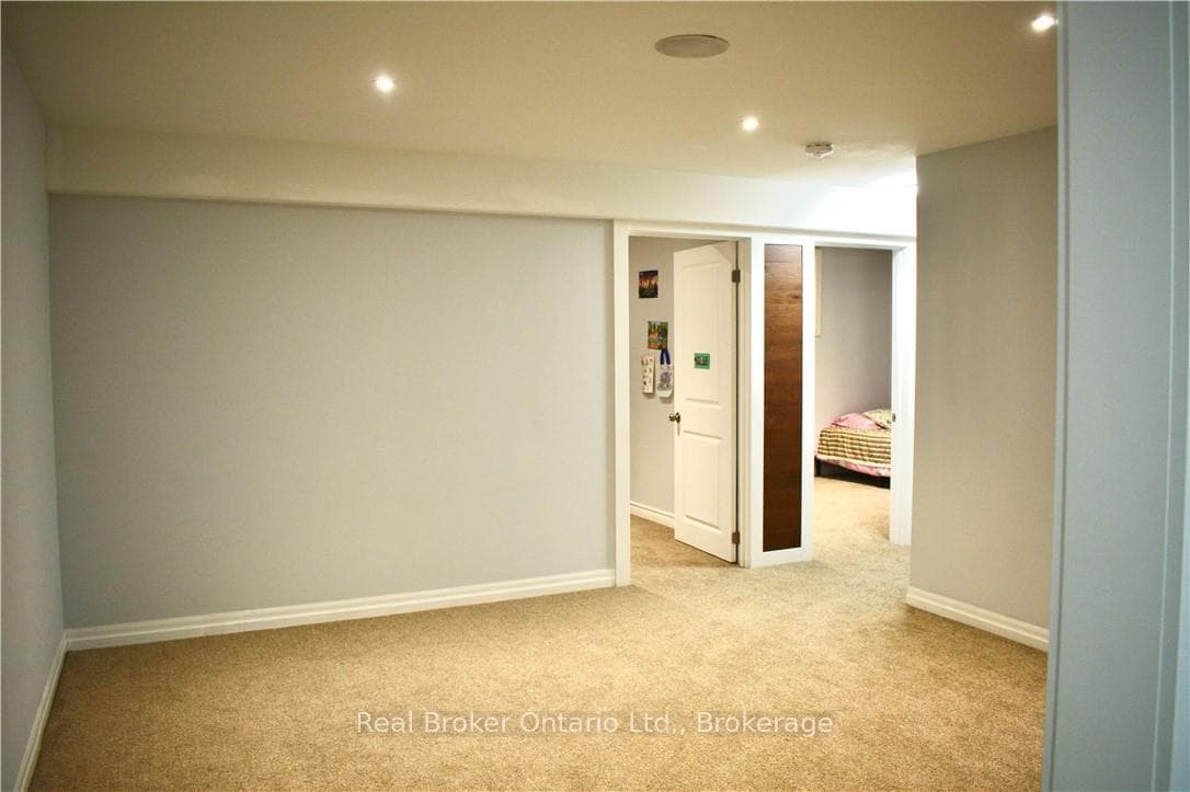 1 Chamberlain Avenue Unit 9 photo 15
