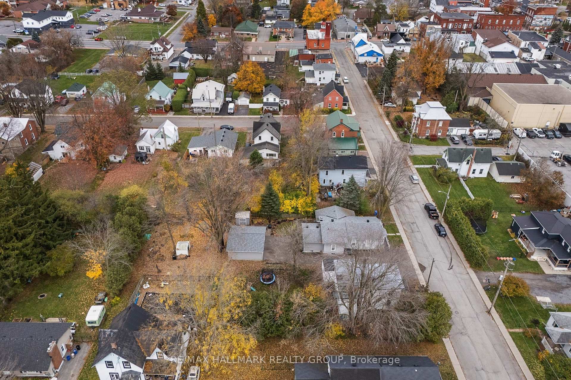 475 Centre Street photo 24