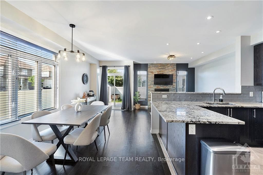 258 GOSSAMER Street photo 6