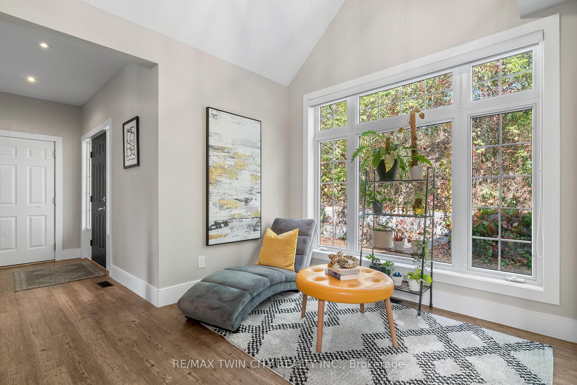 1811 Sawmill Road photo 3