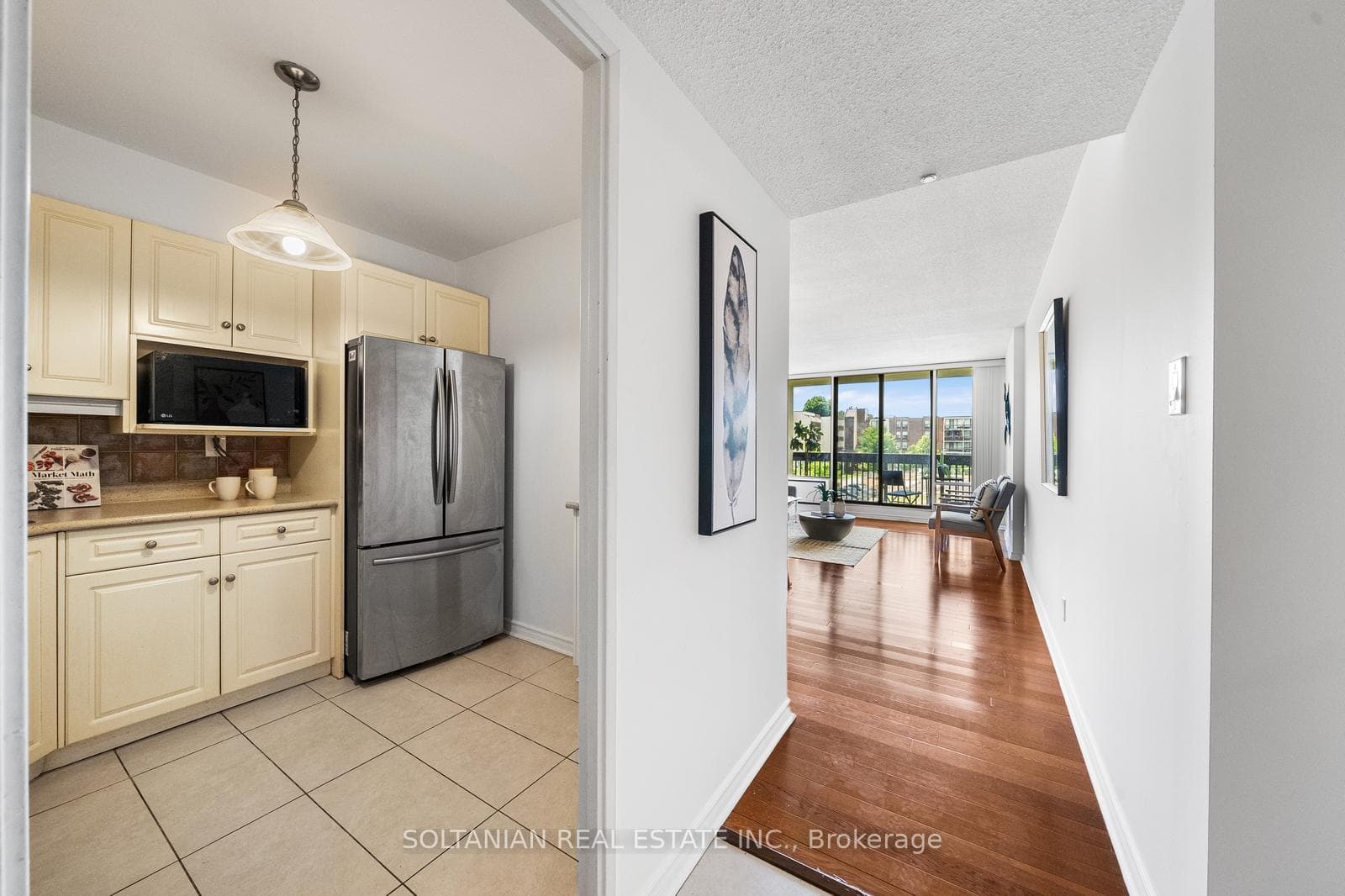 30 Fashion Rose Way Unit 303 photo 5