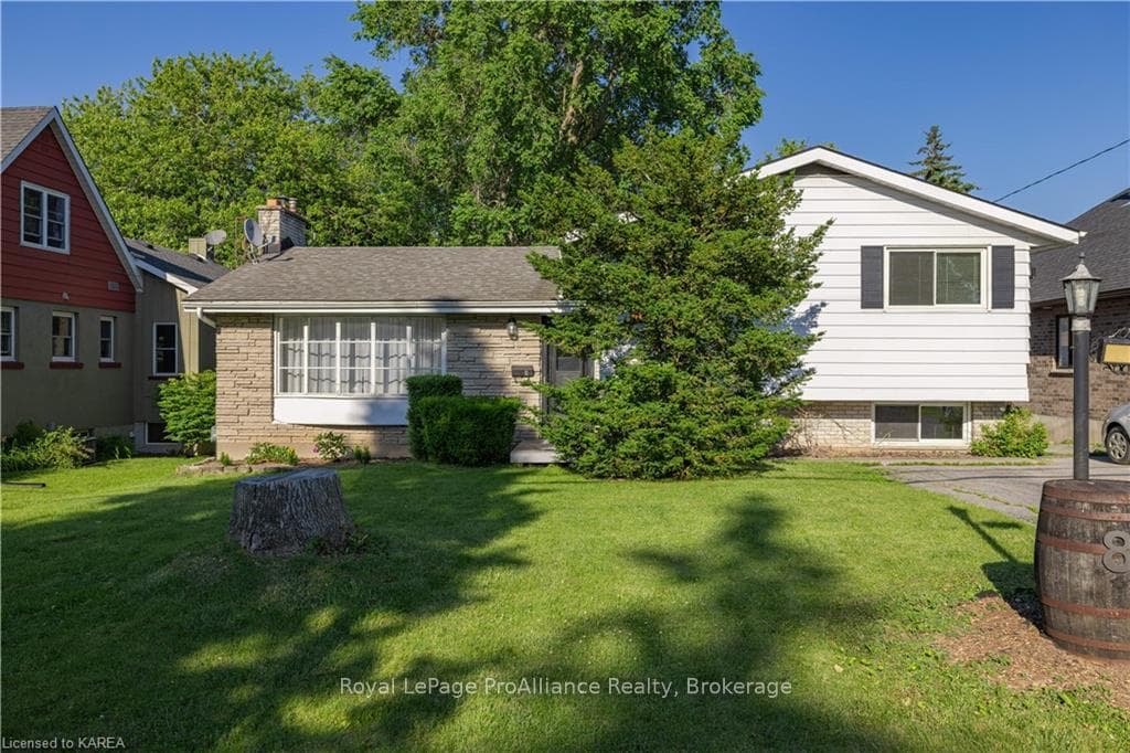 8 MONTGOMERY Boulevard photo 2