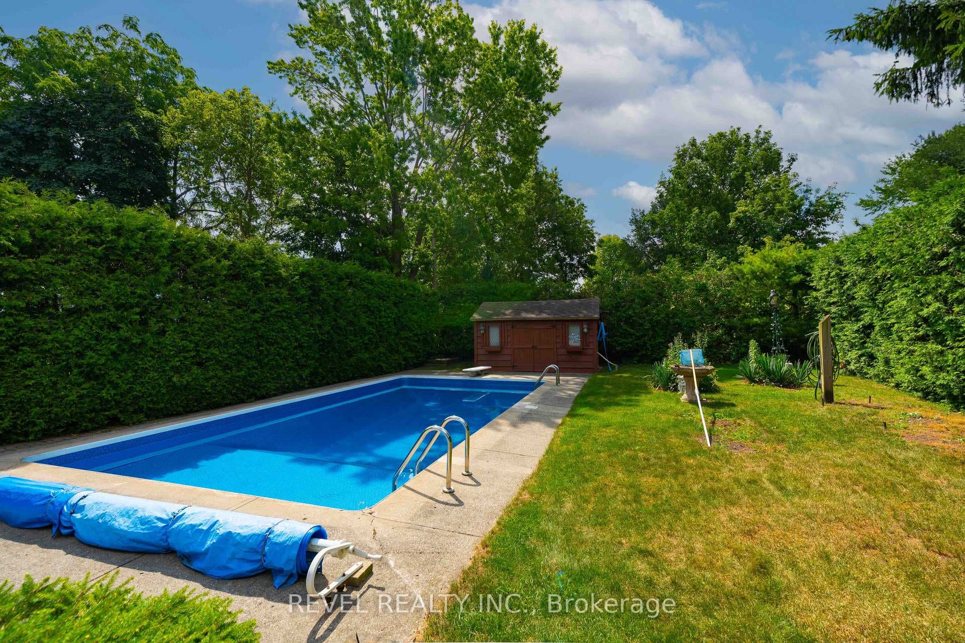1627 Mardell Street photo 12
