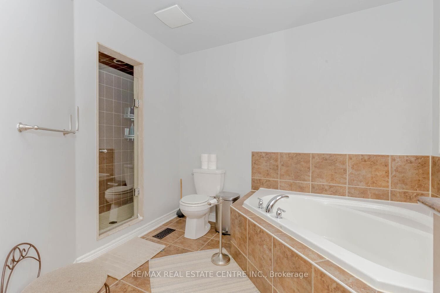 31 Amaranth Crescent photo 26