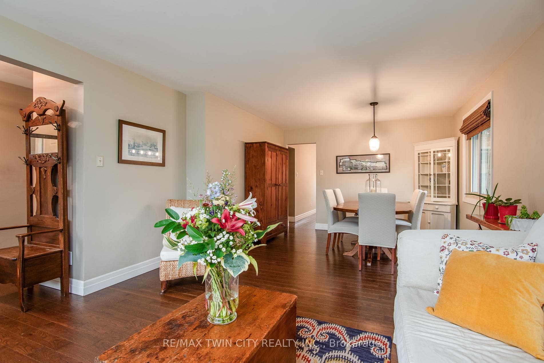 616 Red Pine Drive photo 4