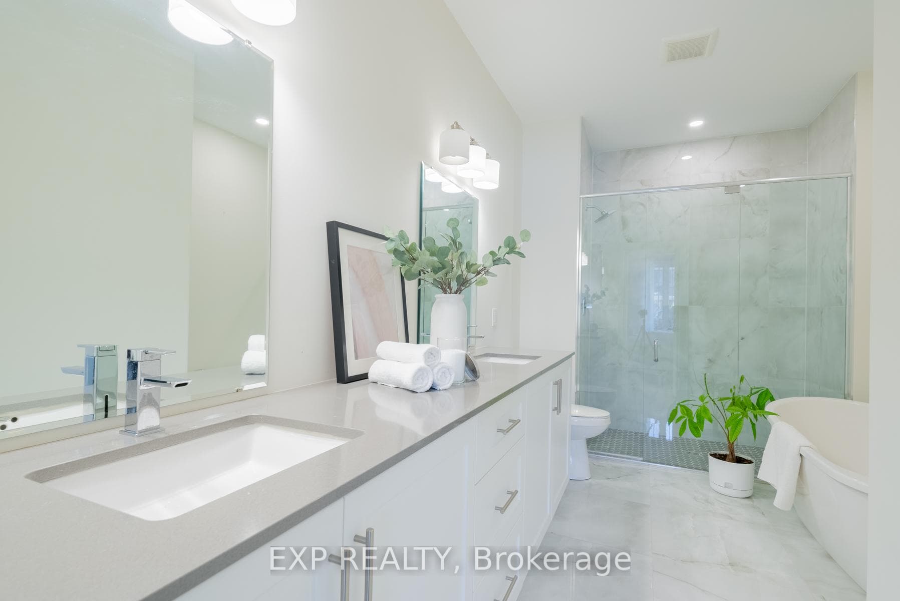 219 Strachan Street photo 13