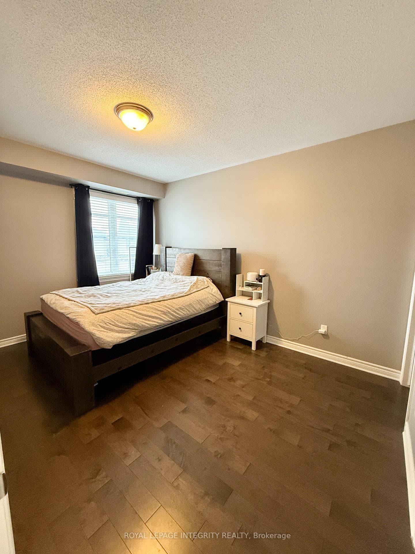 22 Tadley Private Unit H photo 8