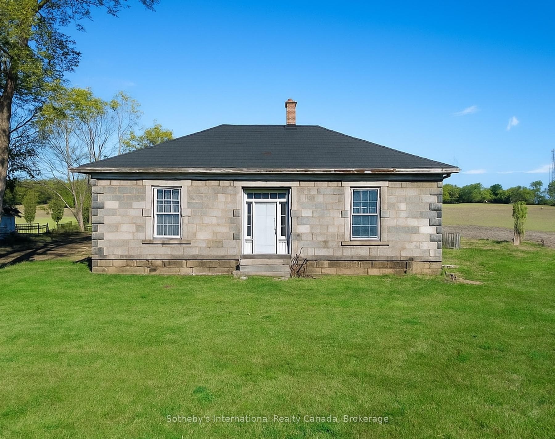 343 Blue Lake Road photo 1