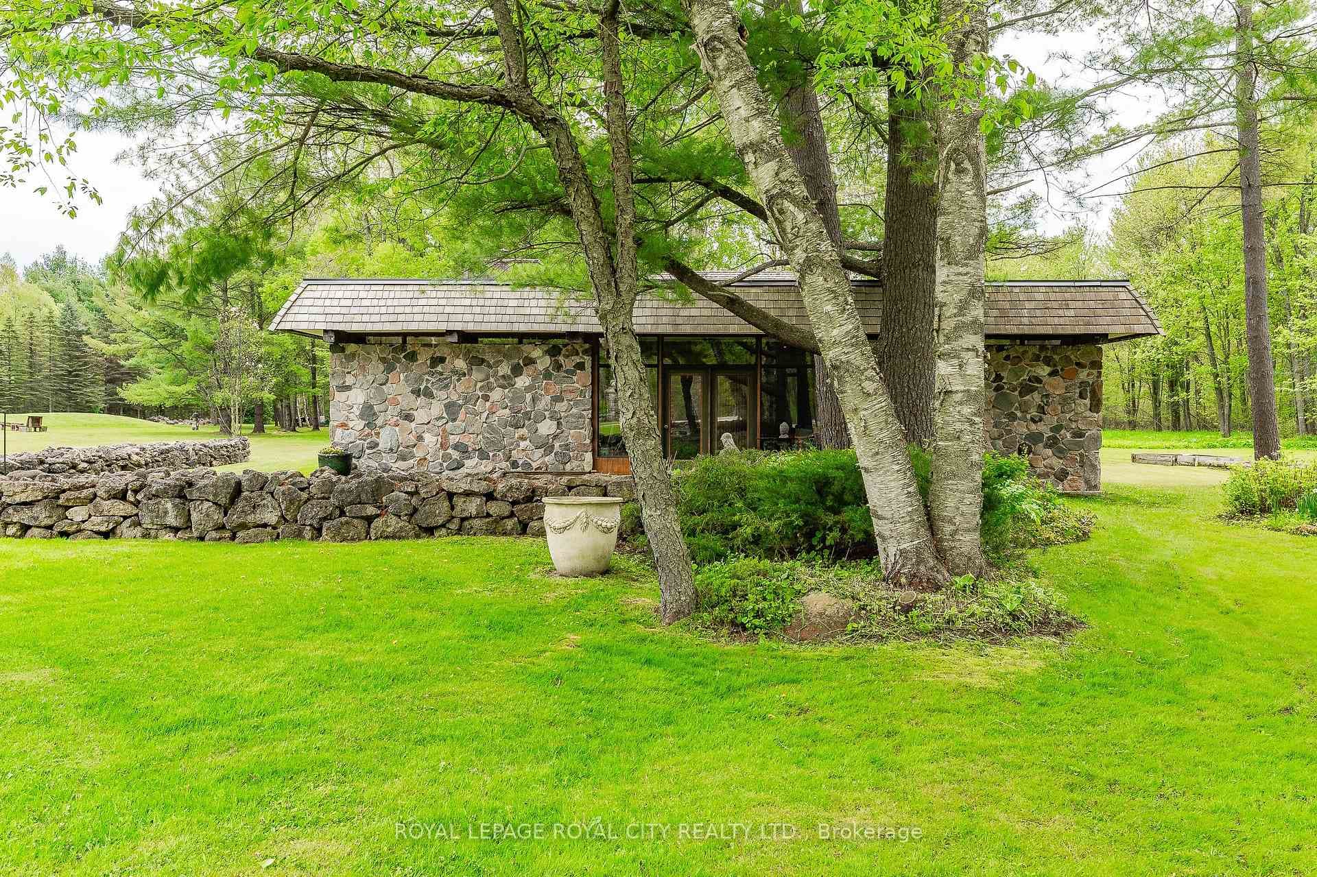 1159 Campbellville Road photo 8