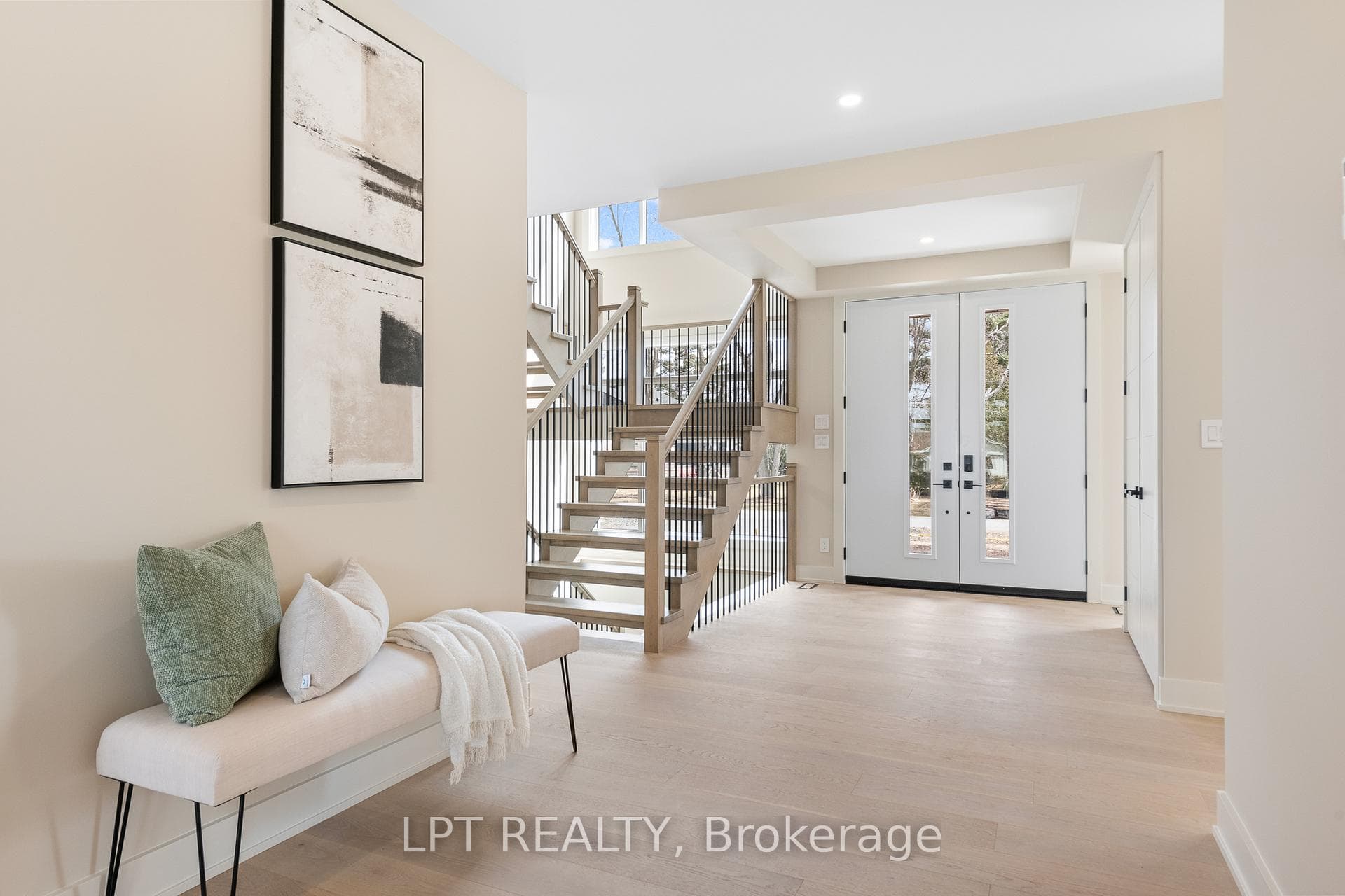 15 Briggs Avenue photo 4