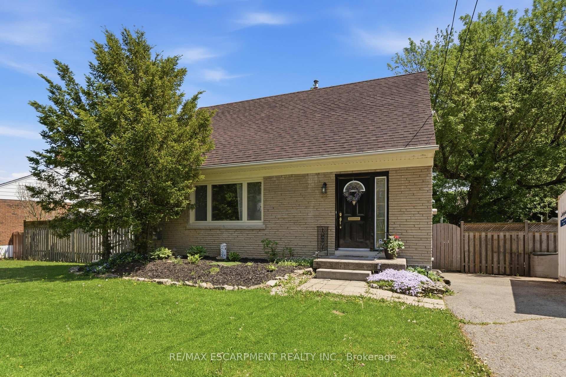 23 Marion Crescent photo 3
