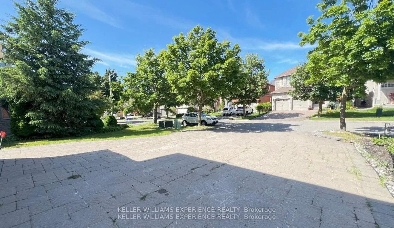 44 Alpine Crescent Unit BSMT photo 2