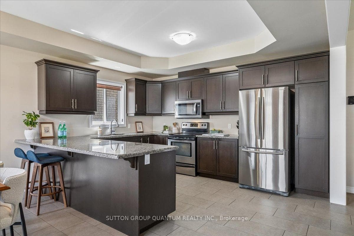 92 Garinger Crescent photo 11