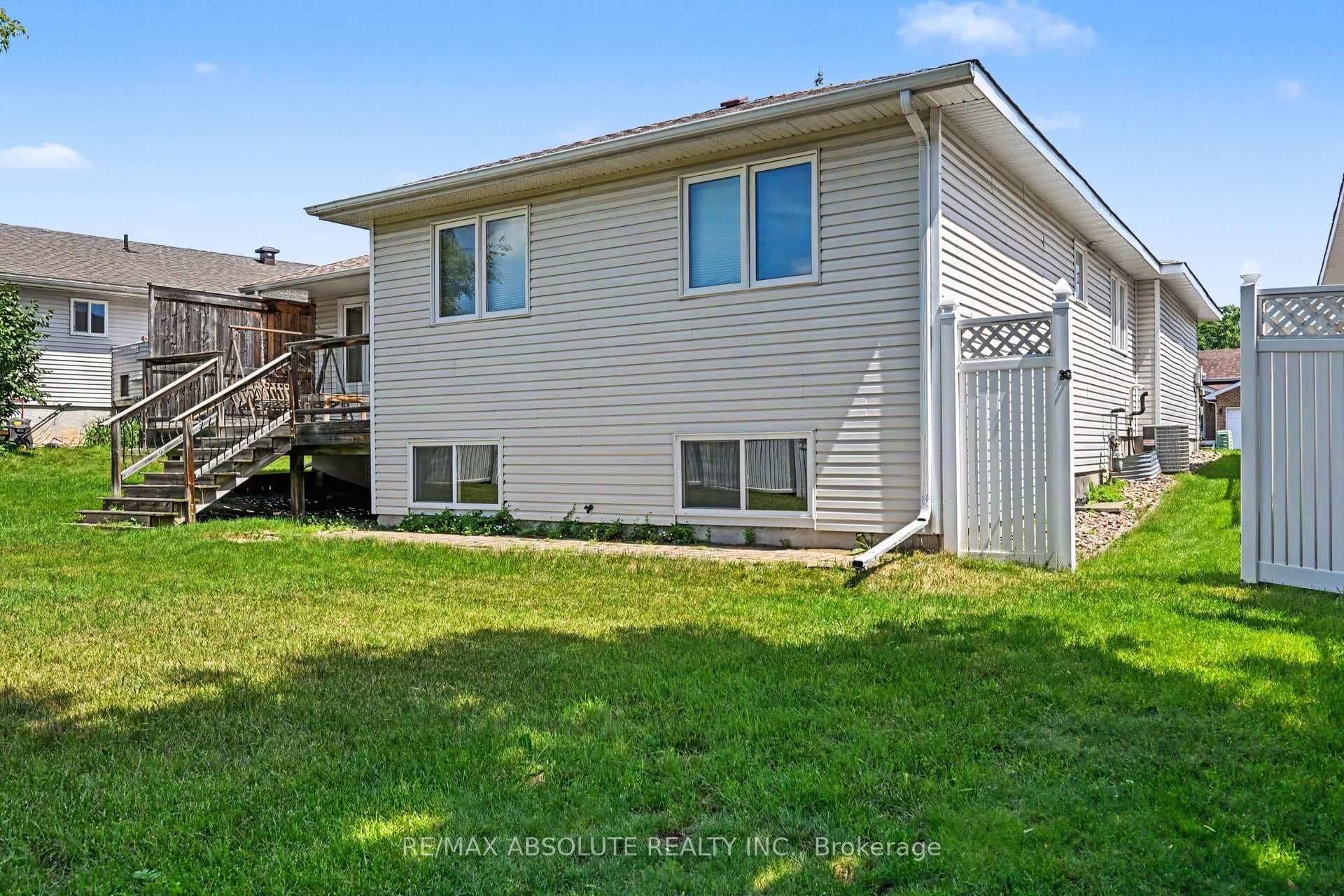 1 River Ridge Crescent photo 40