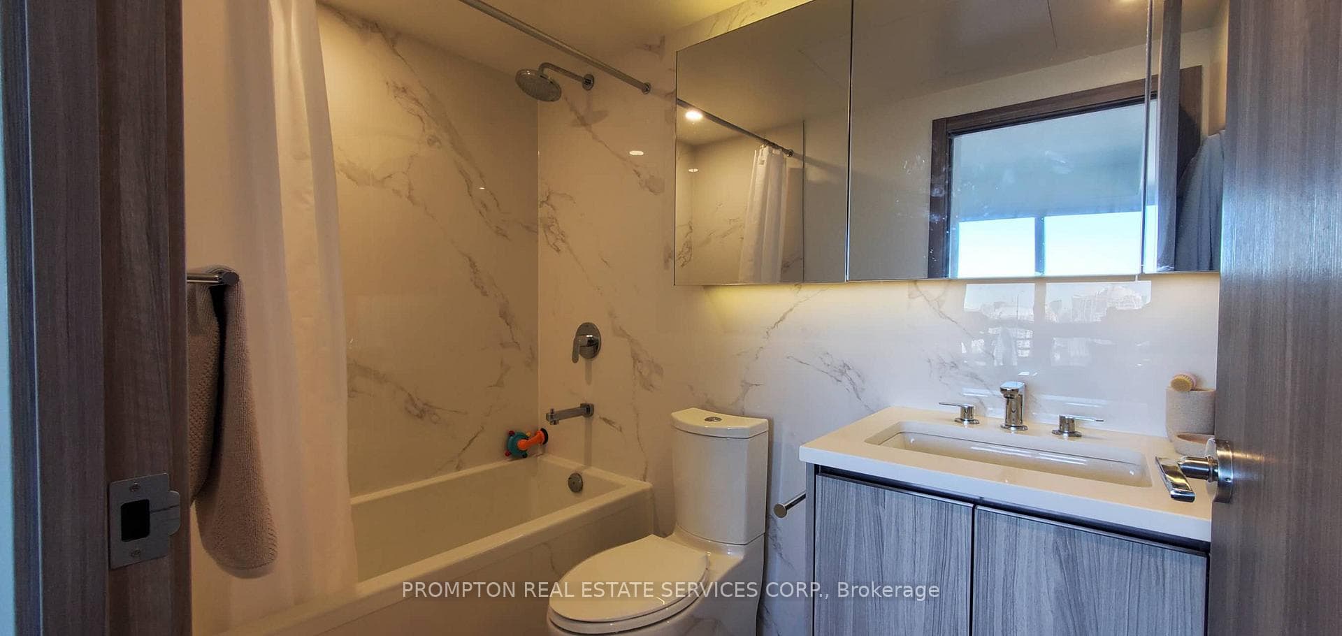 27 Mcmahon Drive Unit 2905 photo 12