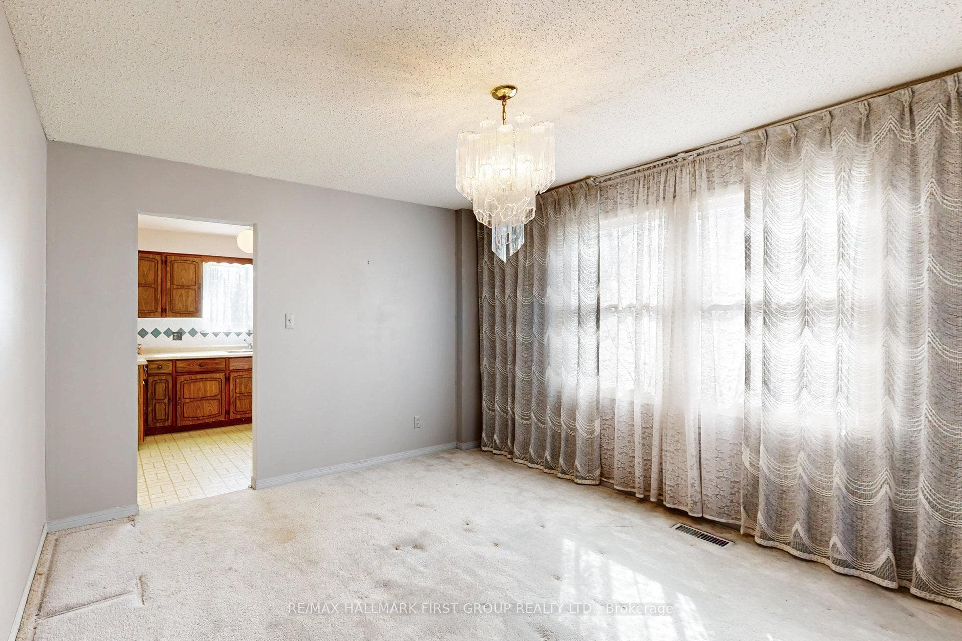 1008 Riverview Crescent photo 11