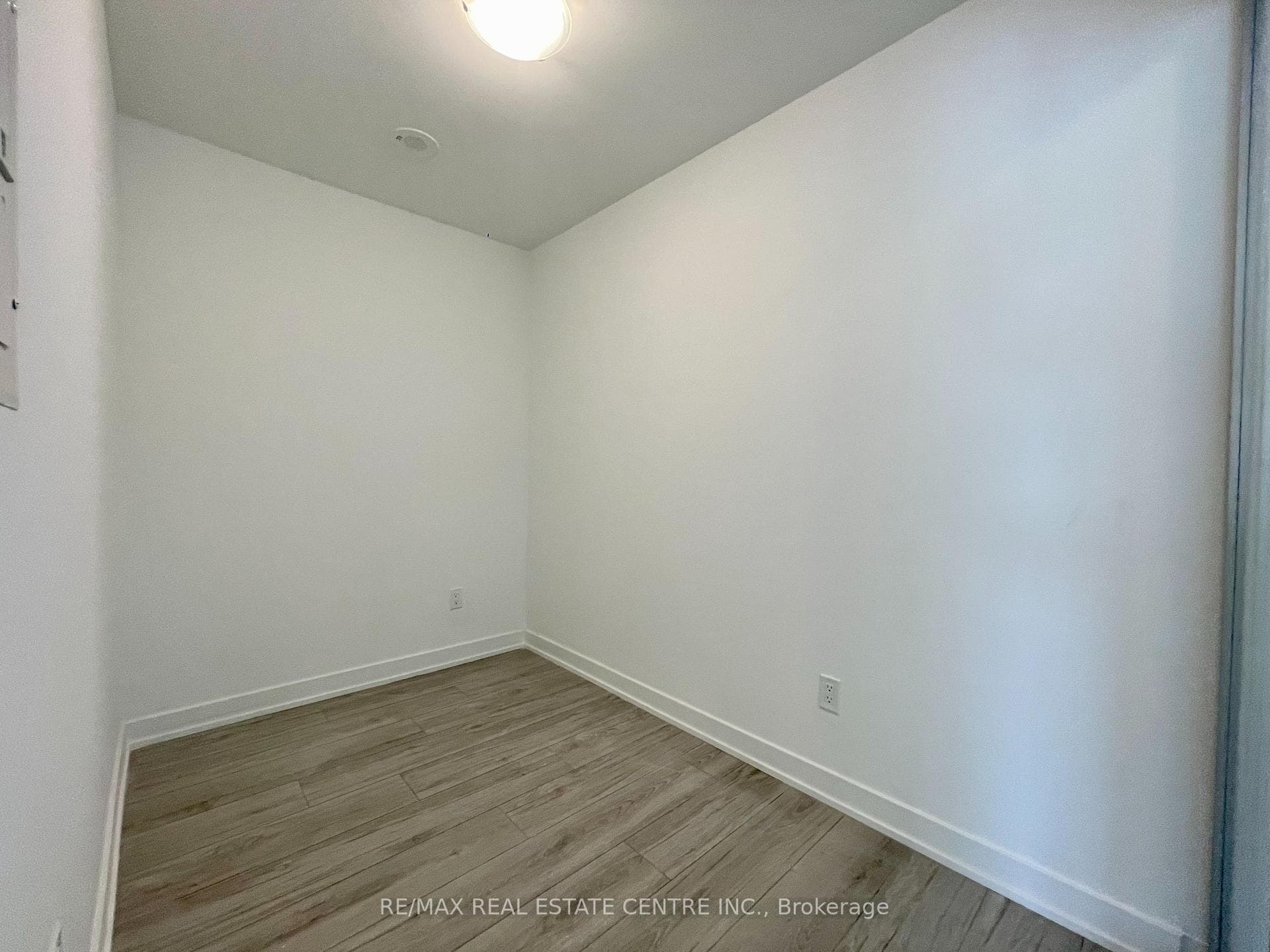 1035 Southdown Road Unit 1606 photo 28