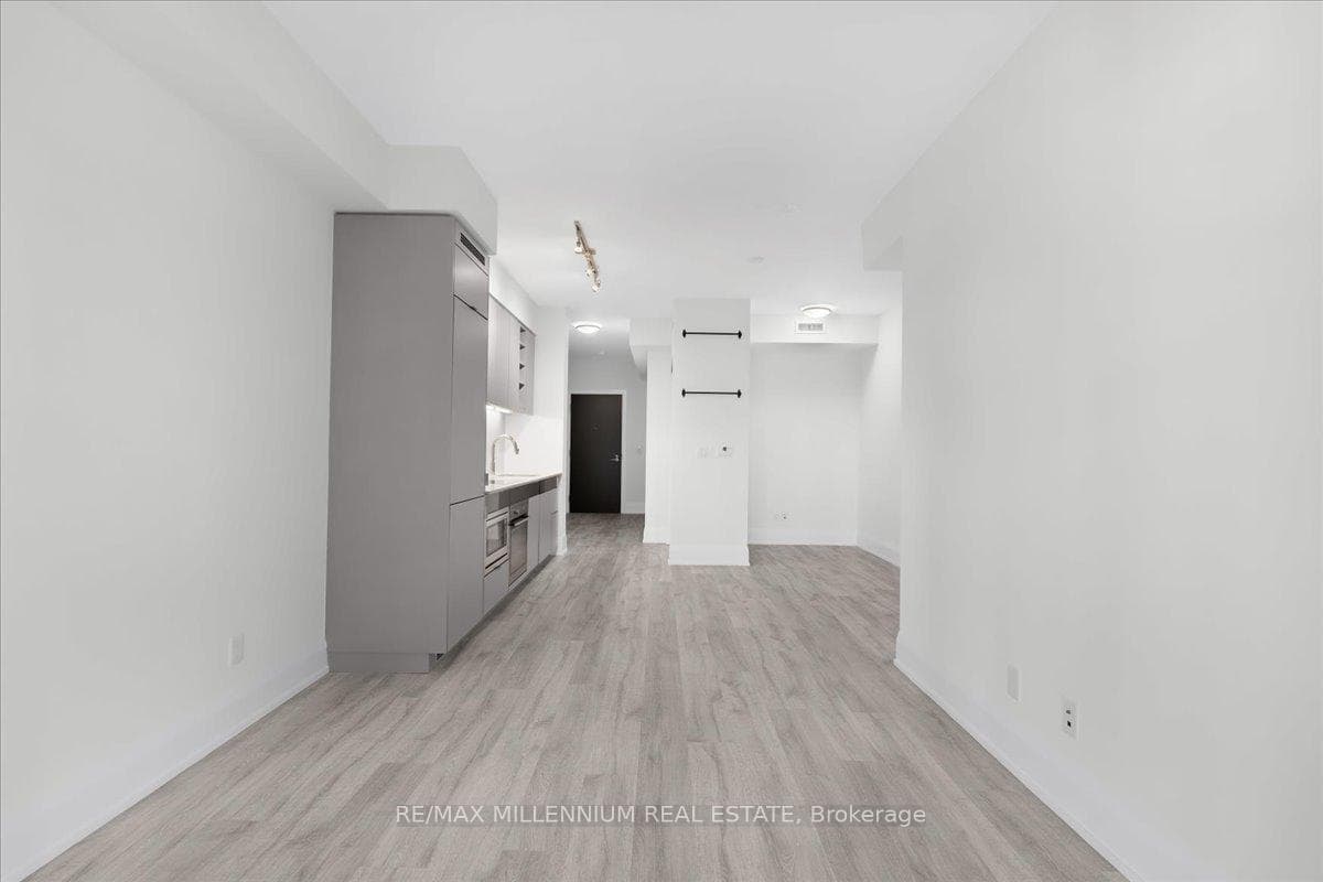 101 Erskine Avenue Unit 1105 photo 13