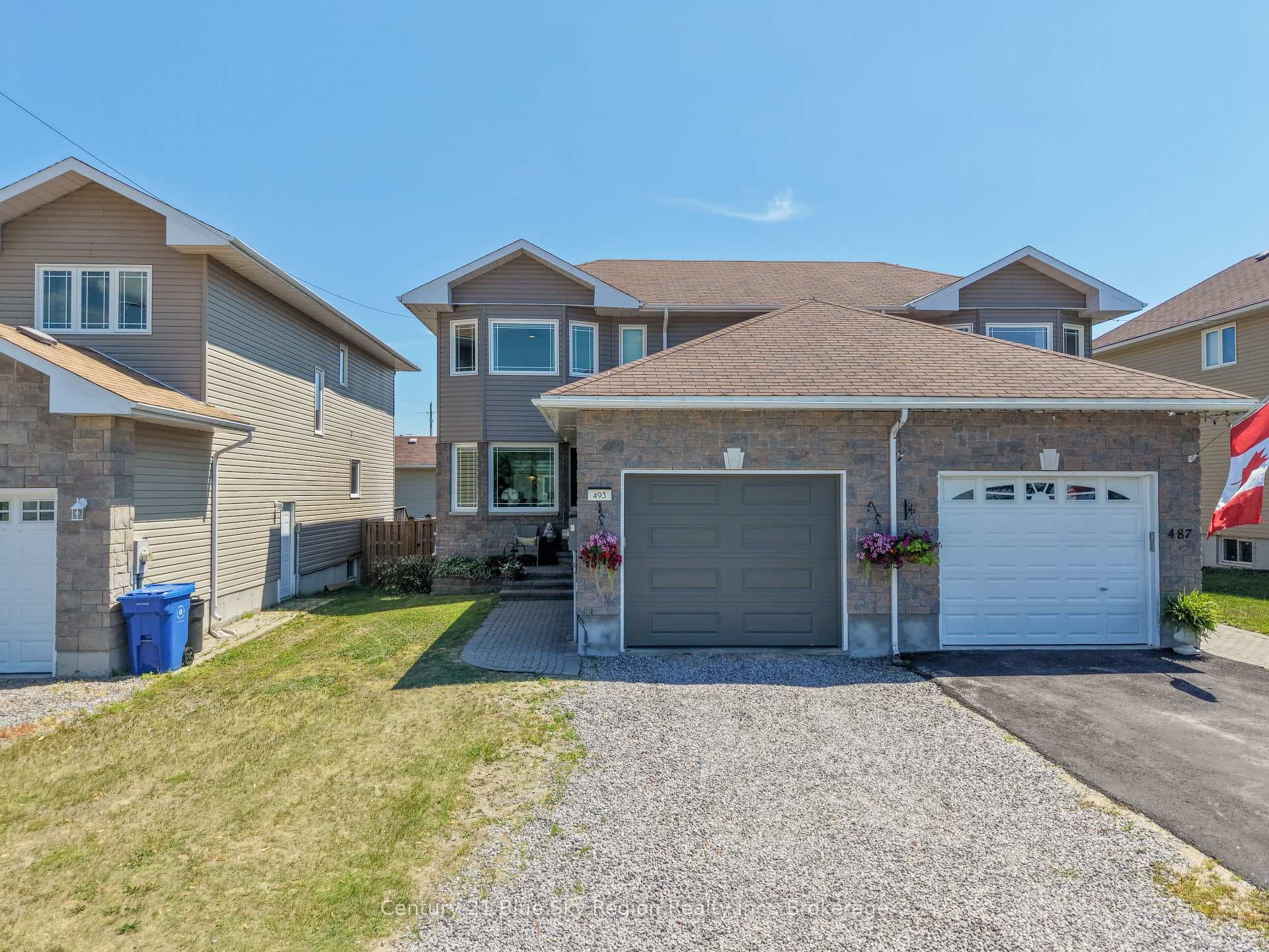 493 Norman Avenue photo 2