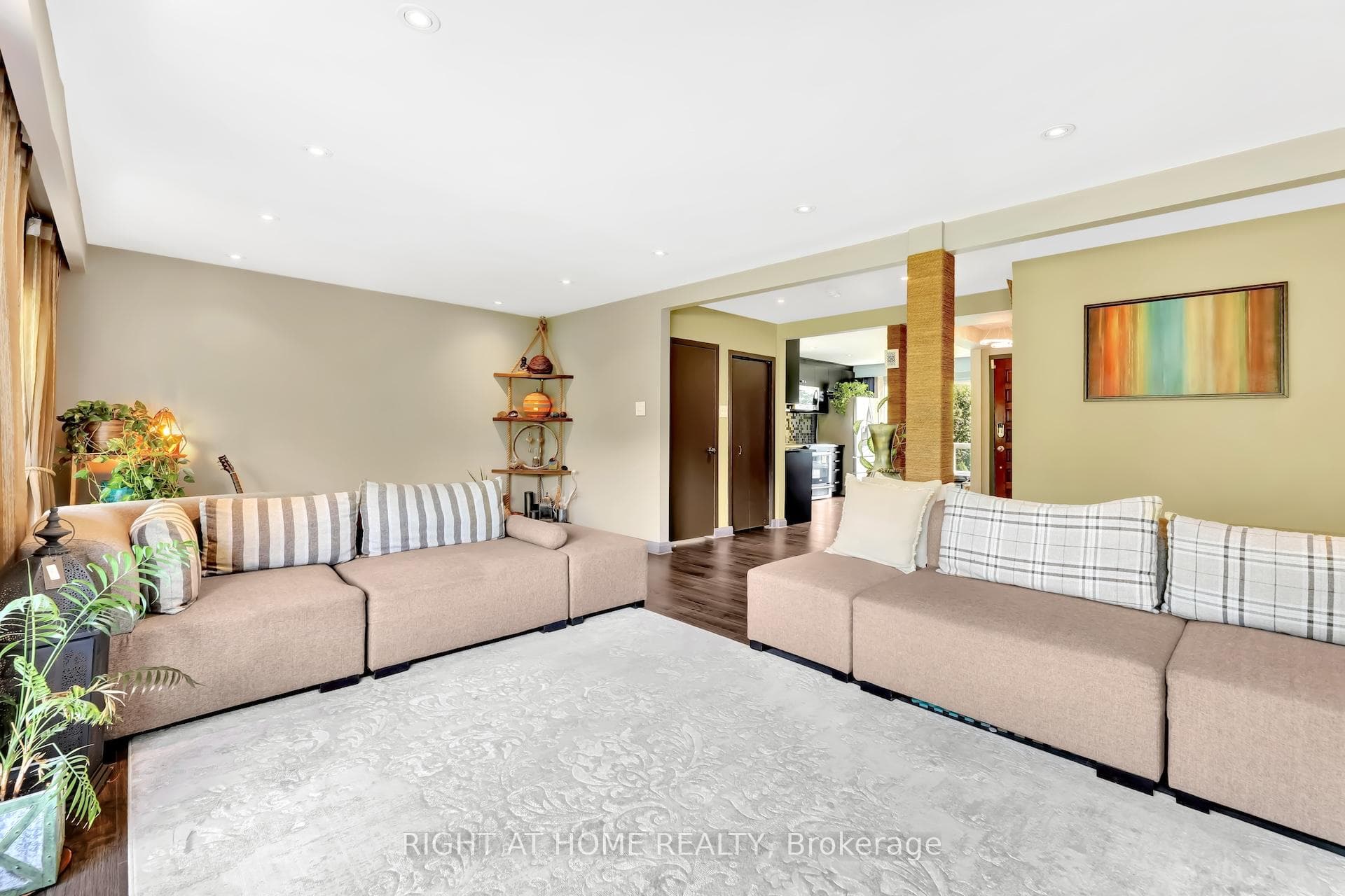 1369 Tyneburn Crescent photo 8
