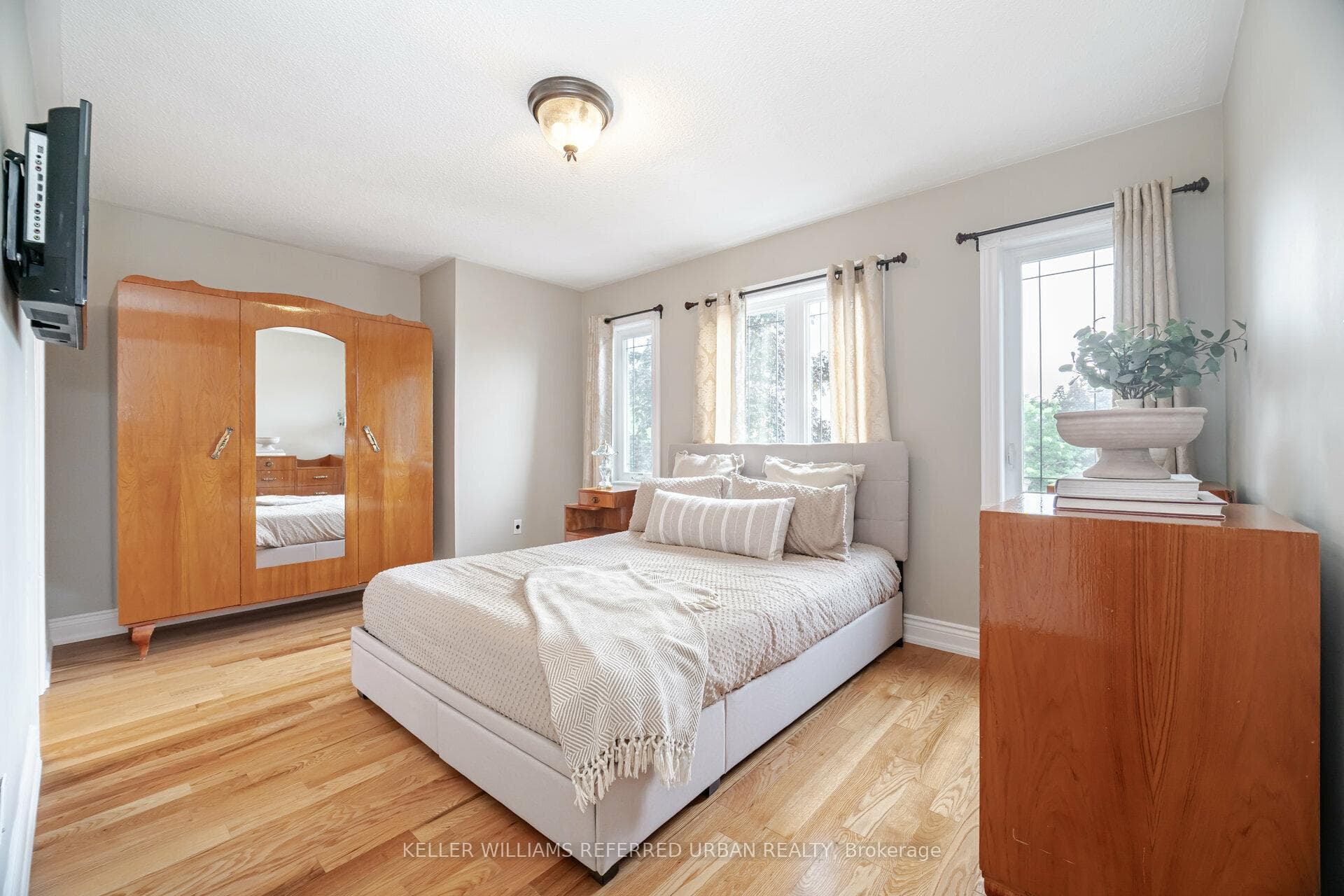284 Barondale Drive photo 21