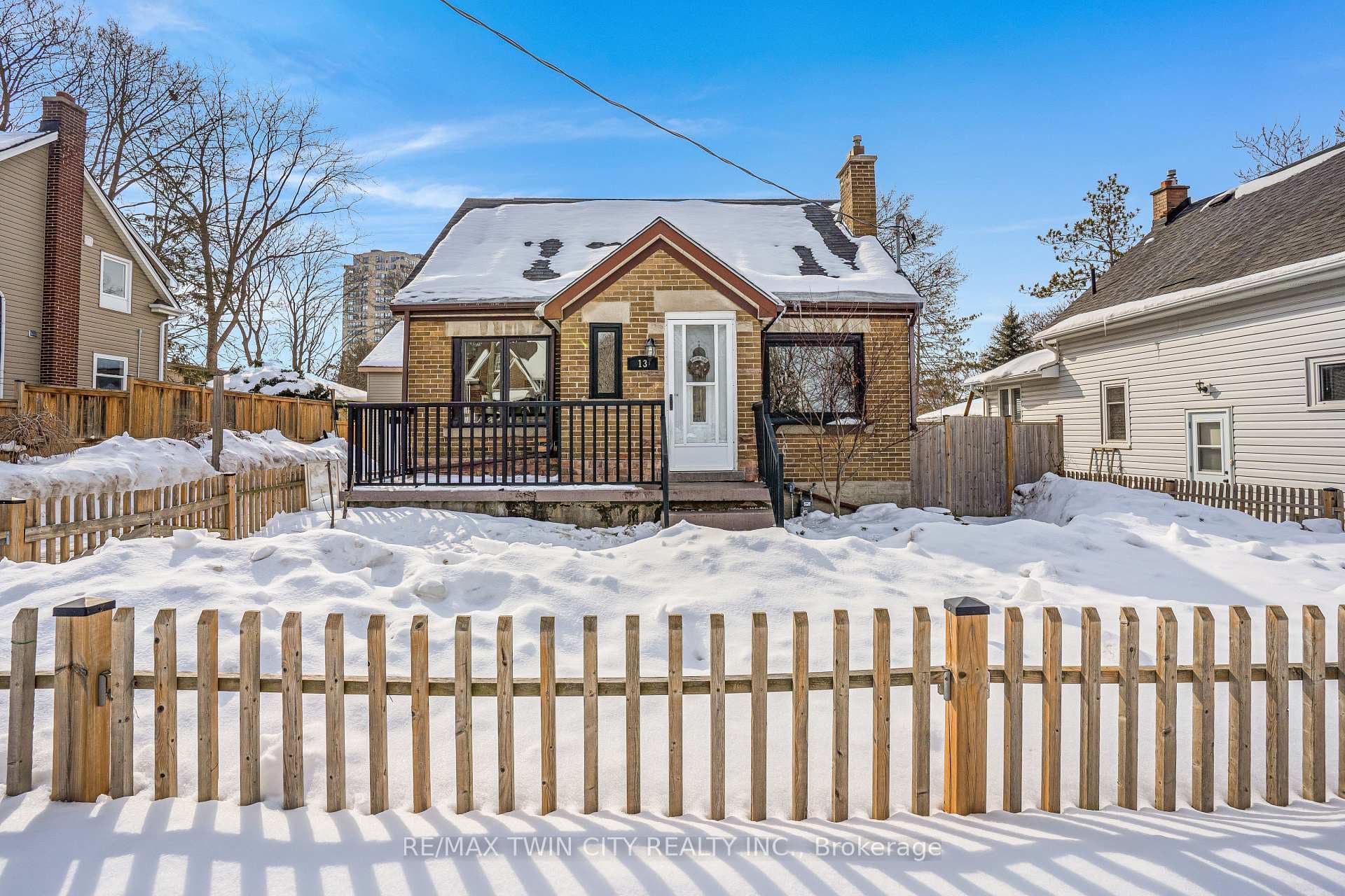 13 Devitt Avenue photo 1