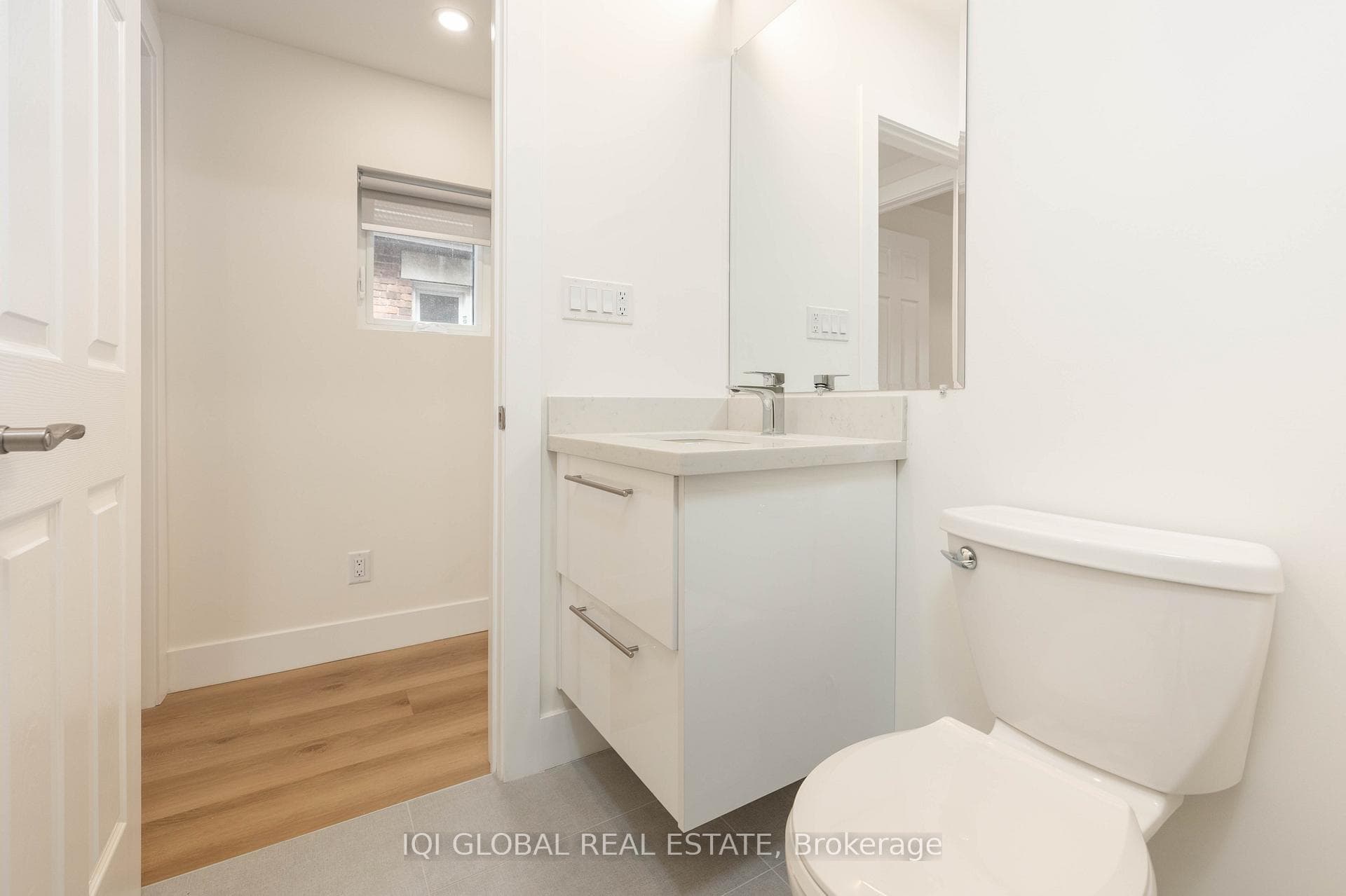 1502 Dufferin Street Unit 2ndFlr photo 14