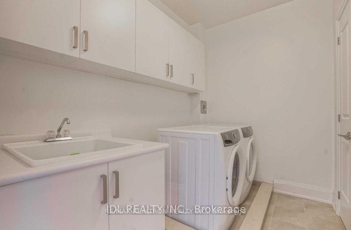 4016 Highway 7 Street Unit Room B photo 8