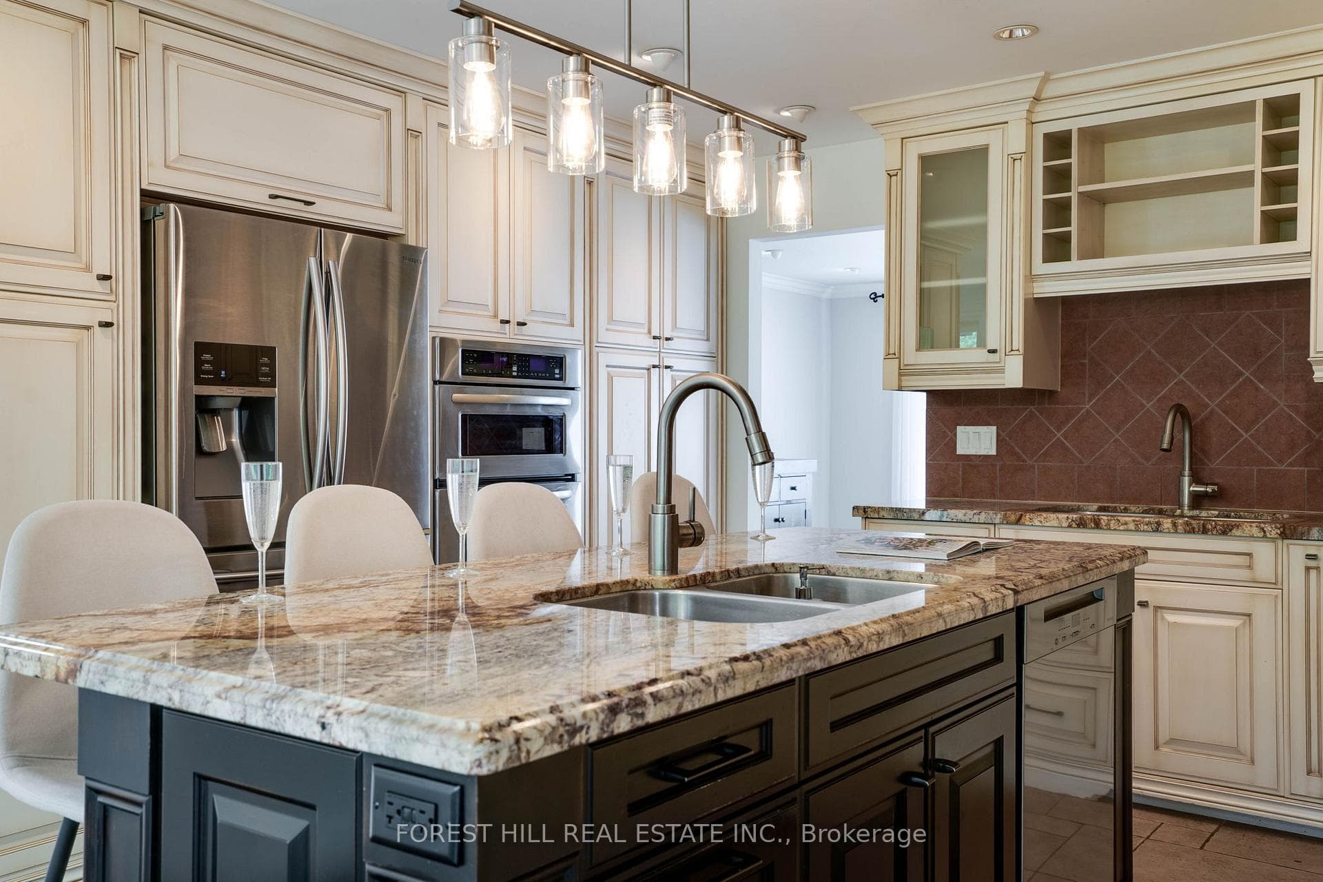 244 Waterloo Avenue photo 11