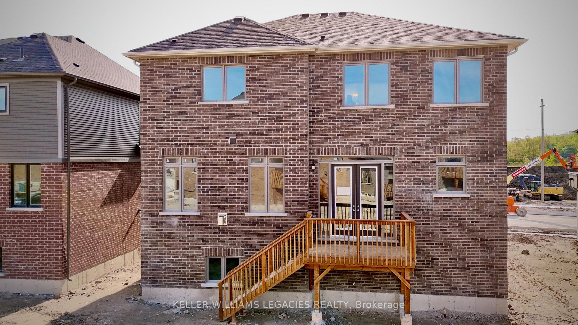 1121 TRAILSVIEW Avenue photo 5
