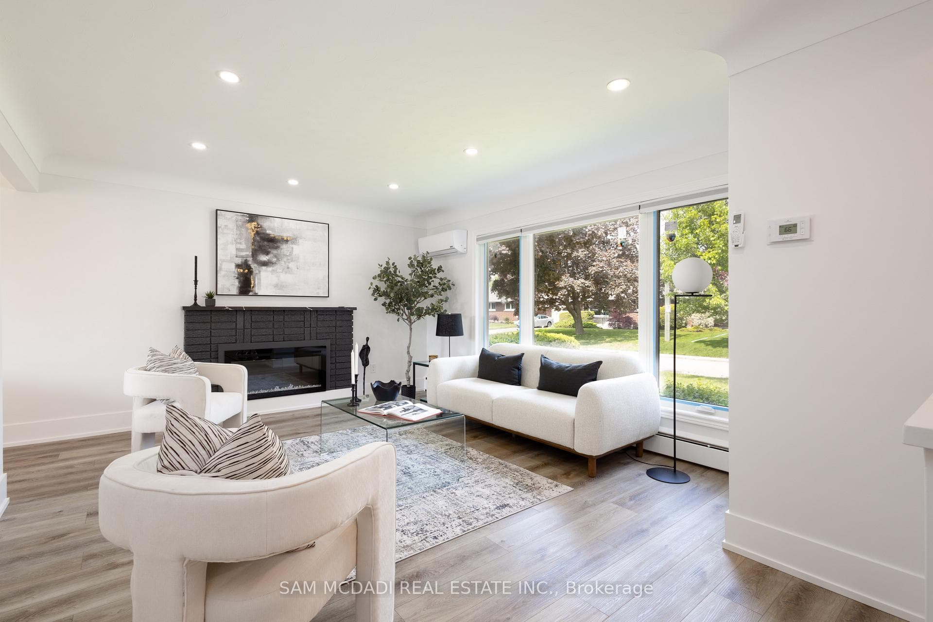 14 Glencairn Drive photo 3